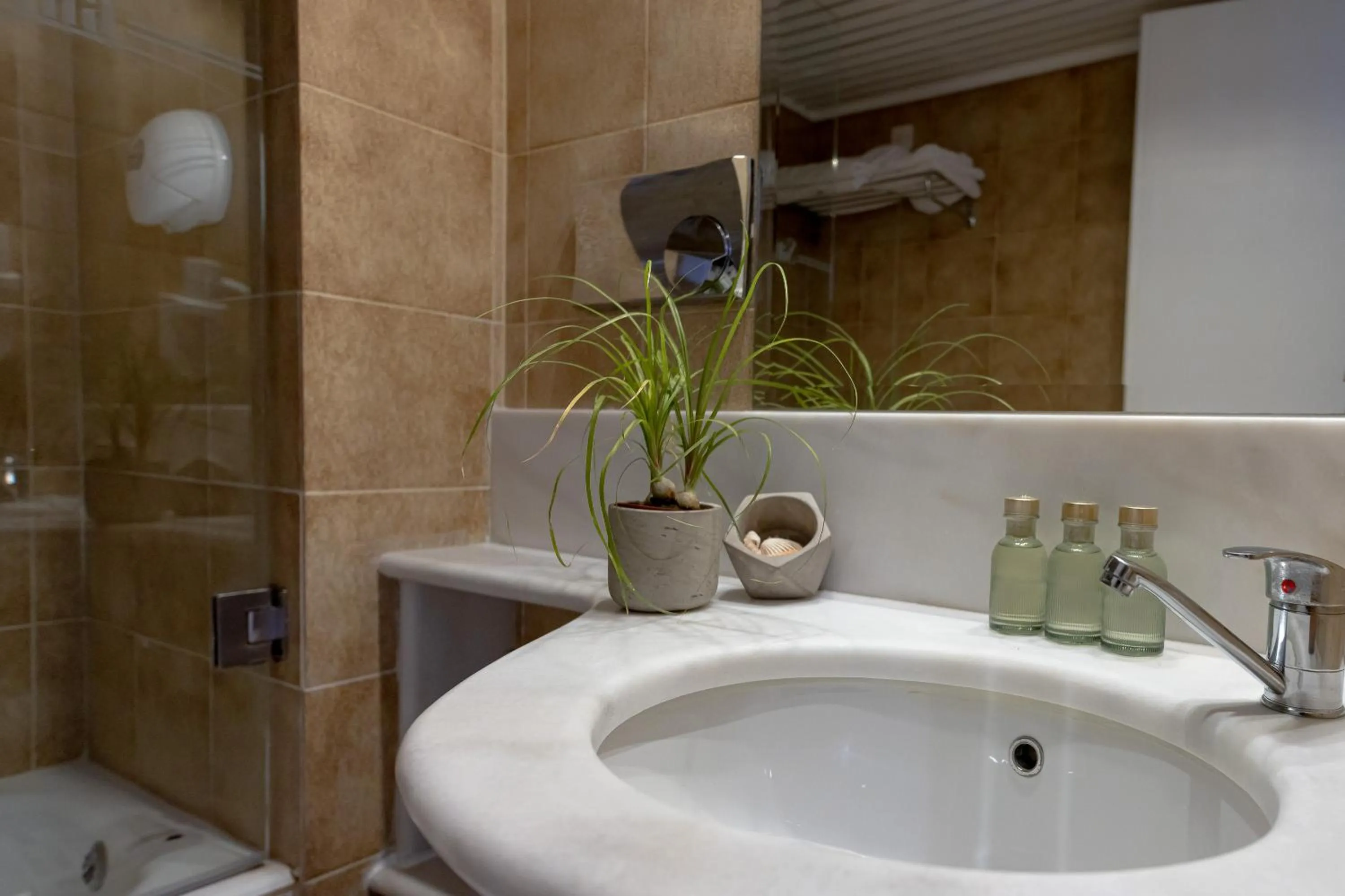 Bathroom in Giannoulis – Santa Marina Beach Hotel