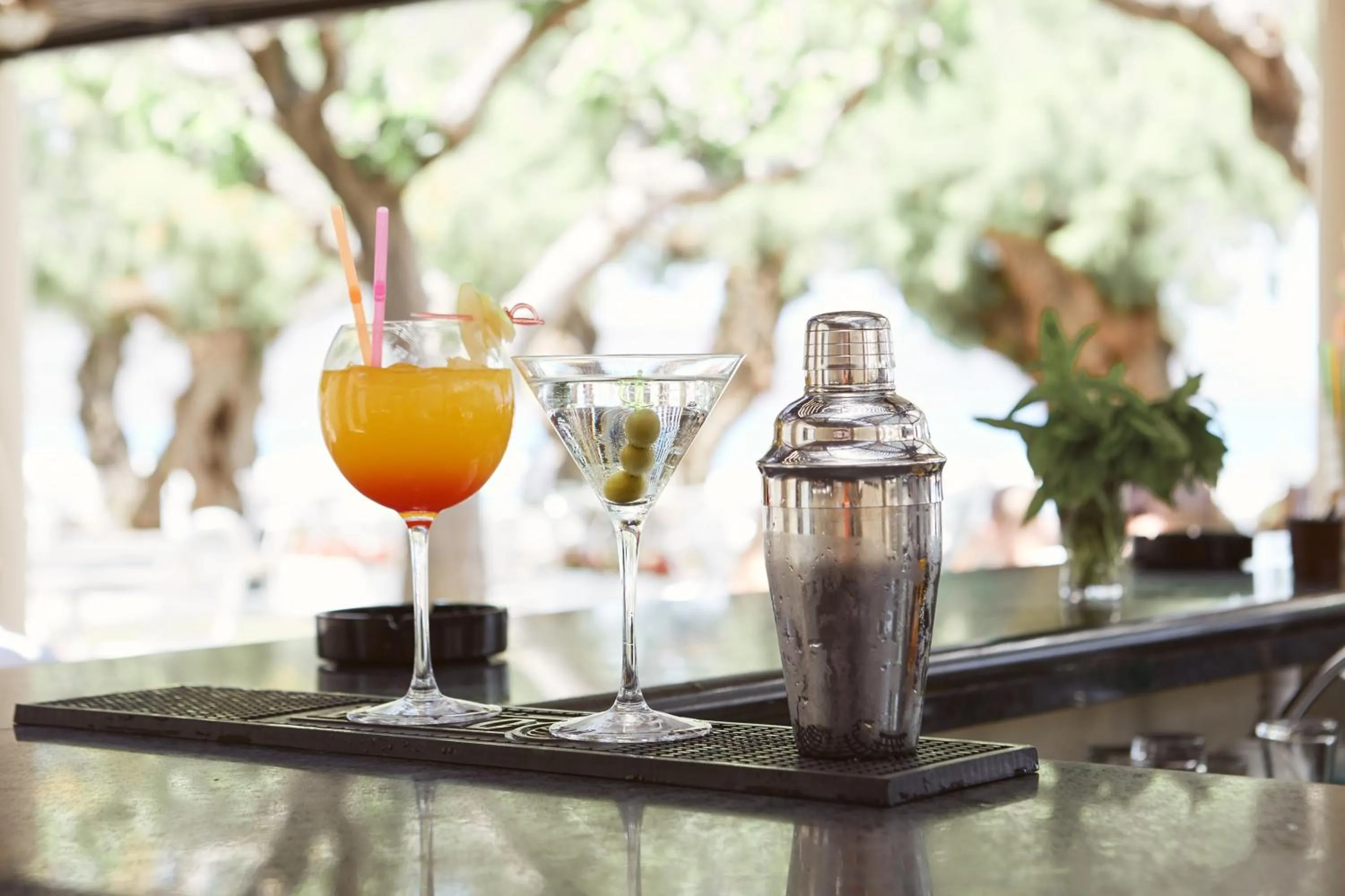 Lounge or bar in Giannoulis – Santa Marina Beach Hotel