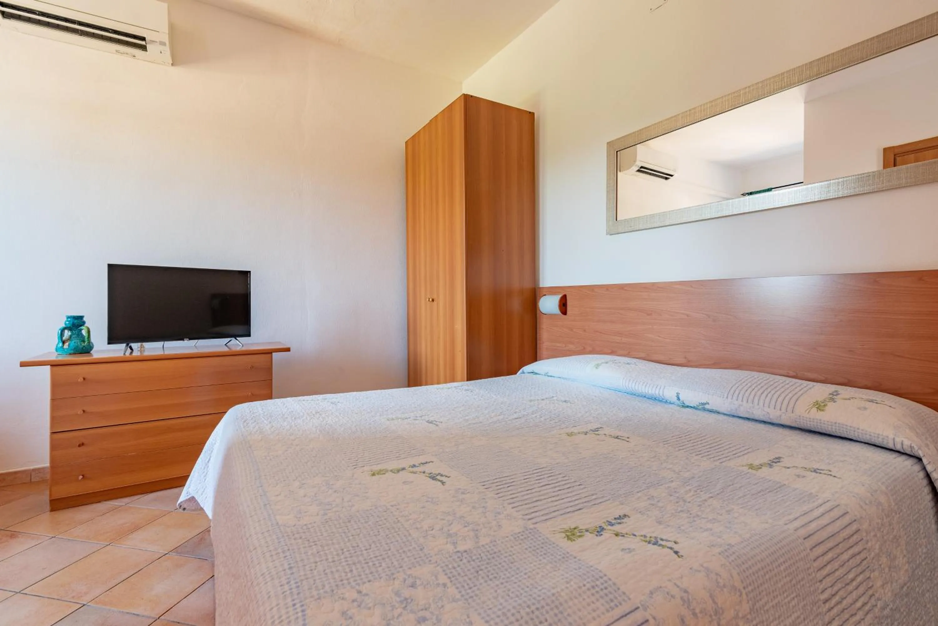 TV and multimedia in Bonsai B&B Alghero