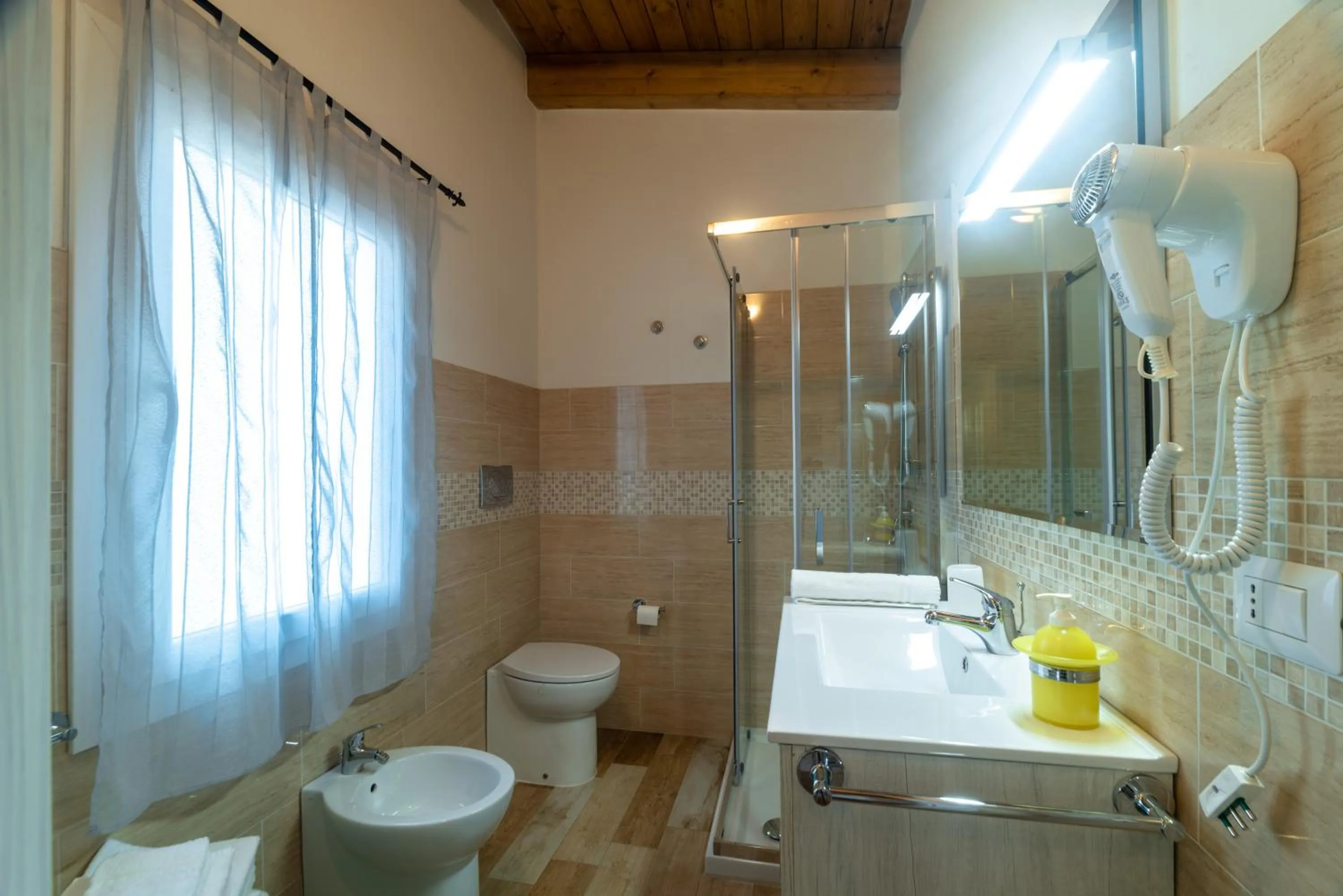 Shower in Bonsai B&B Alghero