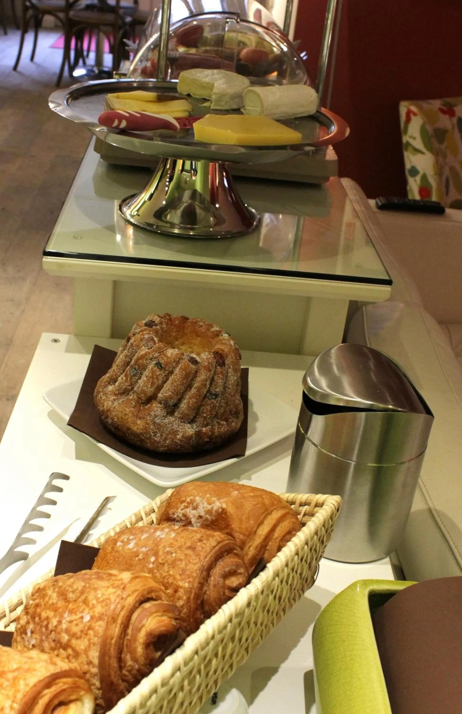 Breakfast in Le Gouverneur Hotel