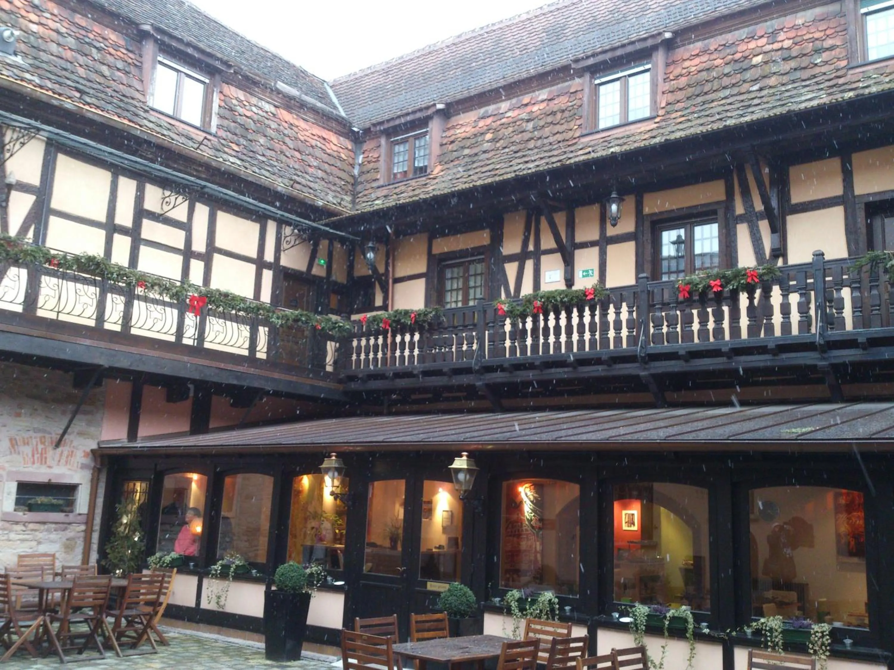 Patio in Le Gouverneur Hotel