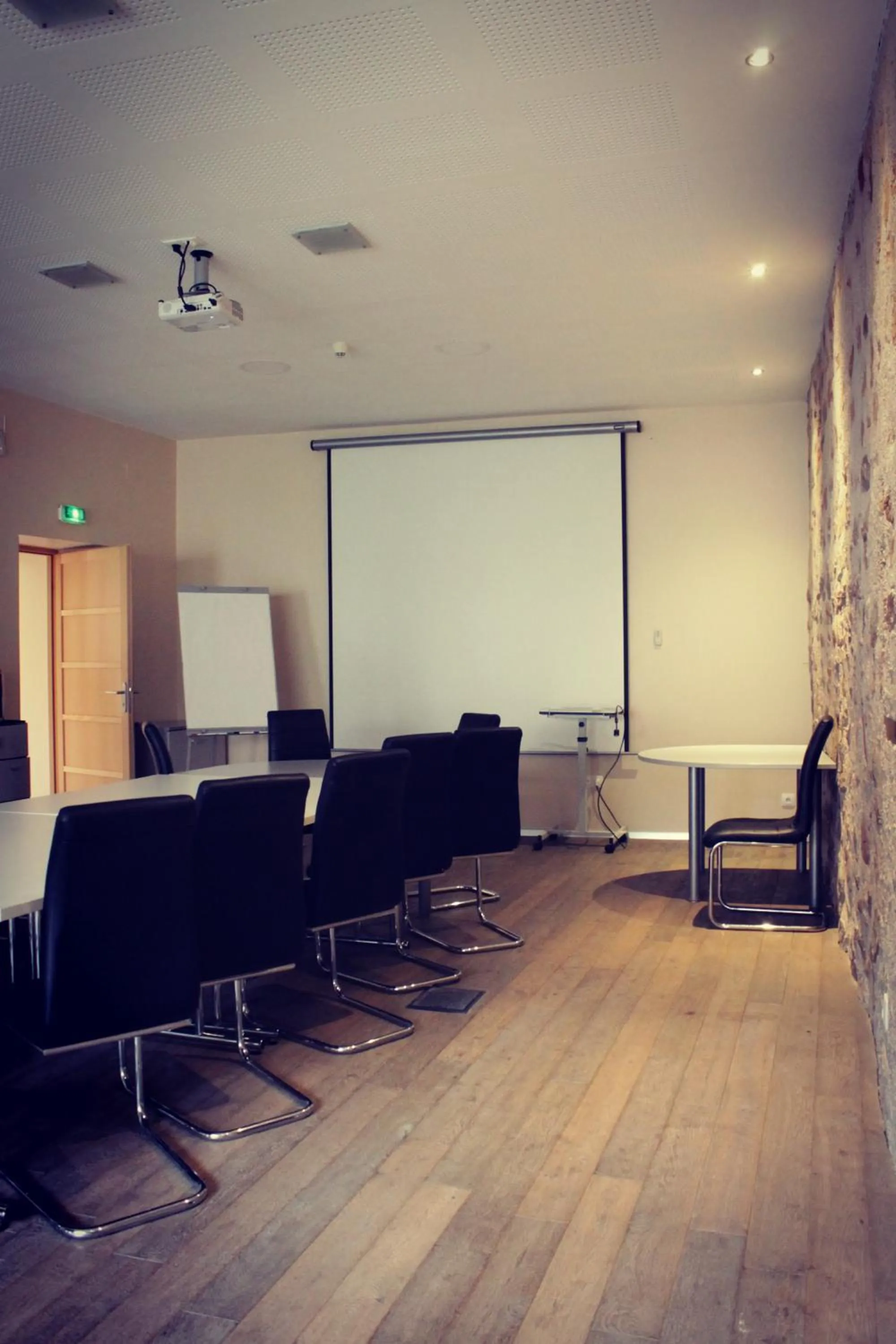 Business facilities in Le Gouverneur Hotel