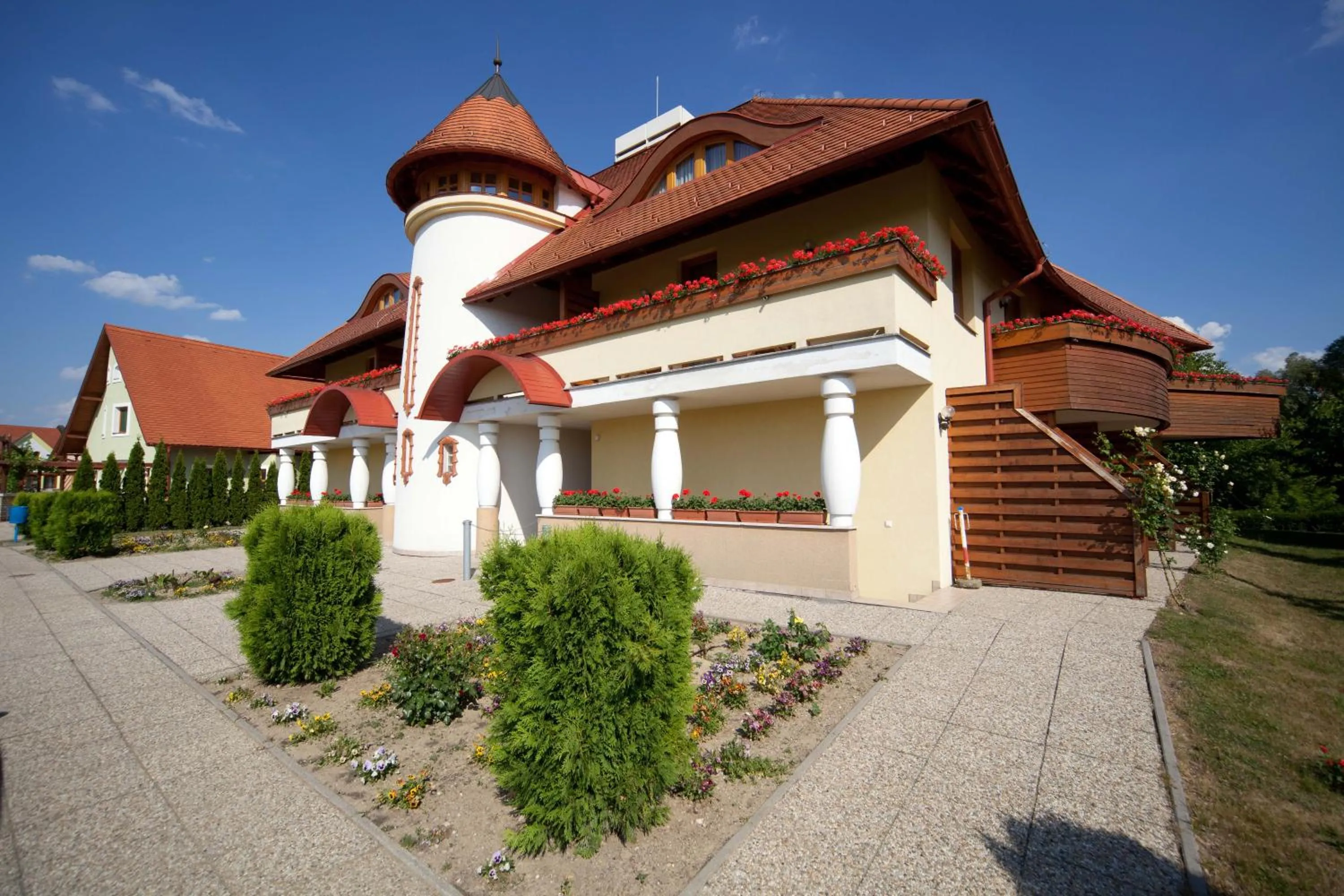 Facade/entrance in Kehida Termál Resort & Spa