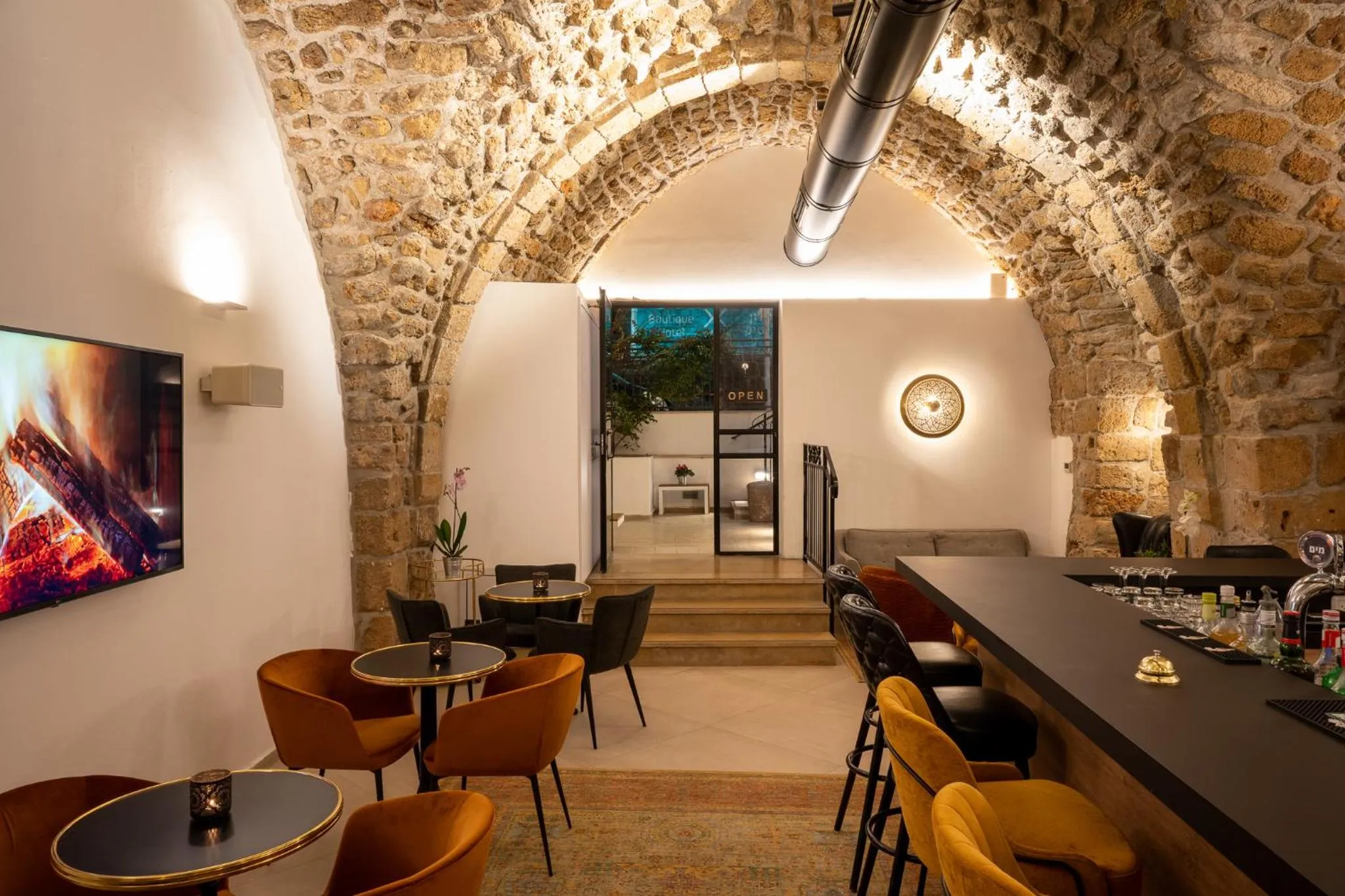 Property building in Akotika boutique