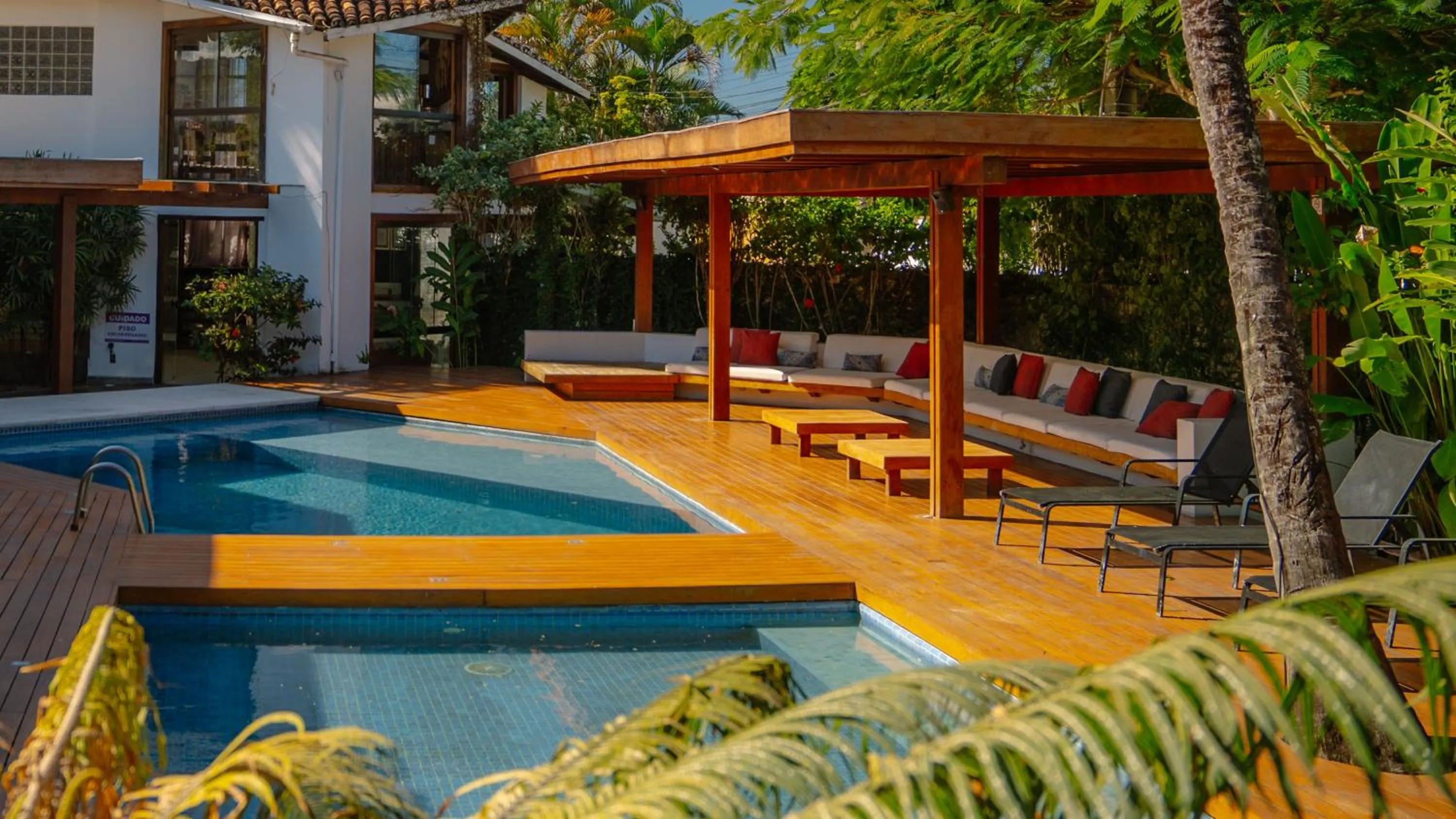 Swimming pool in Hotel Flamingo Beach by HC