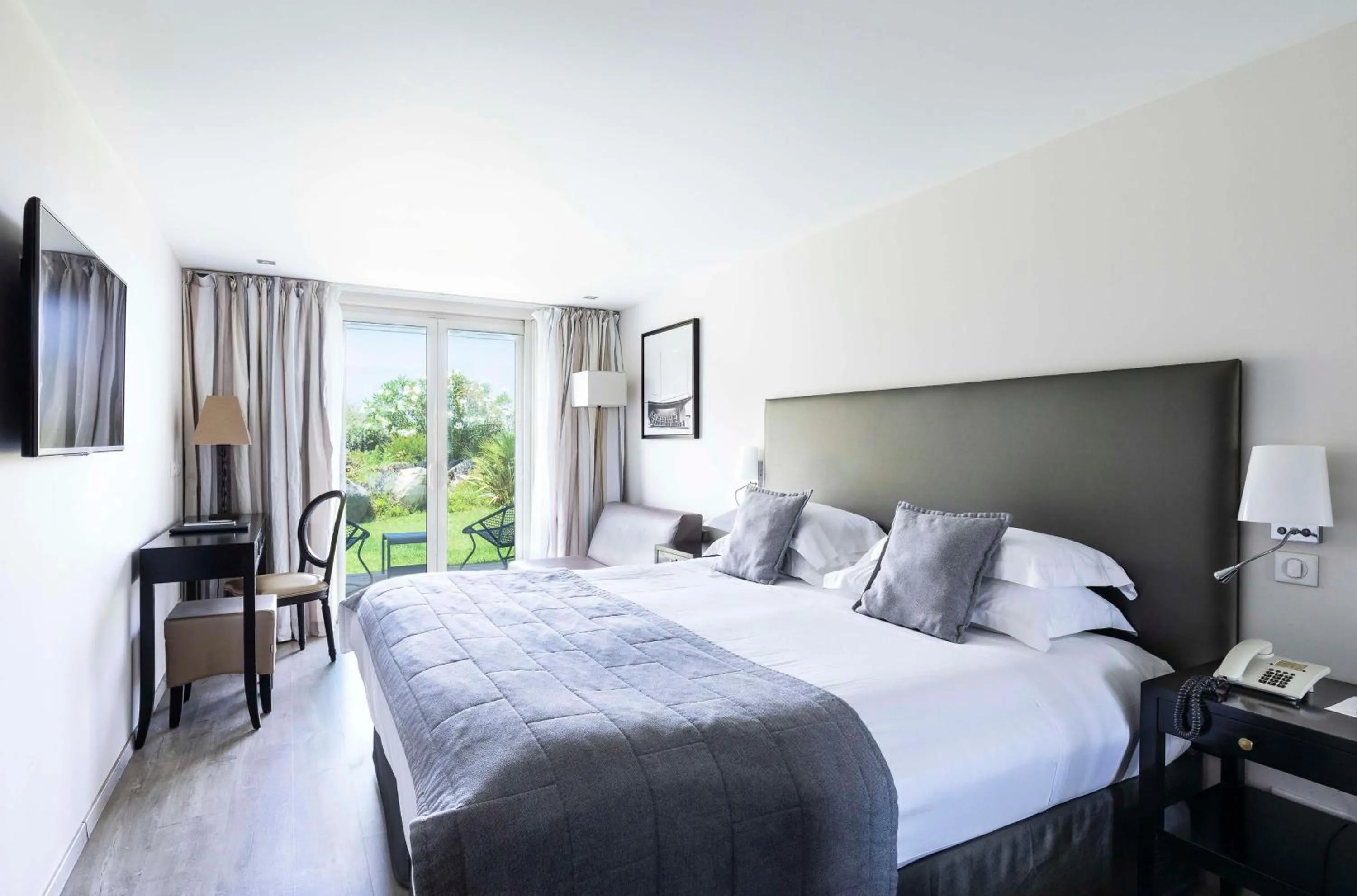 Bedroom, Bed in Best Western Premier Santa Maria