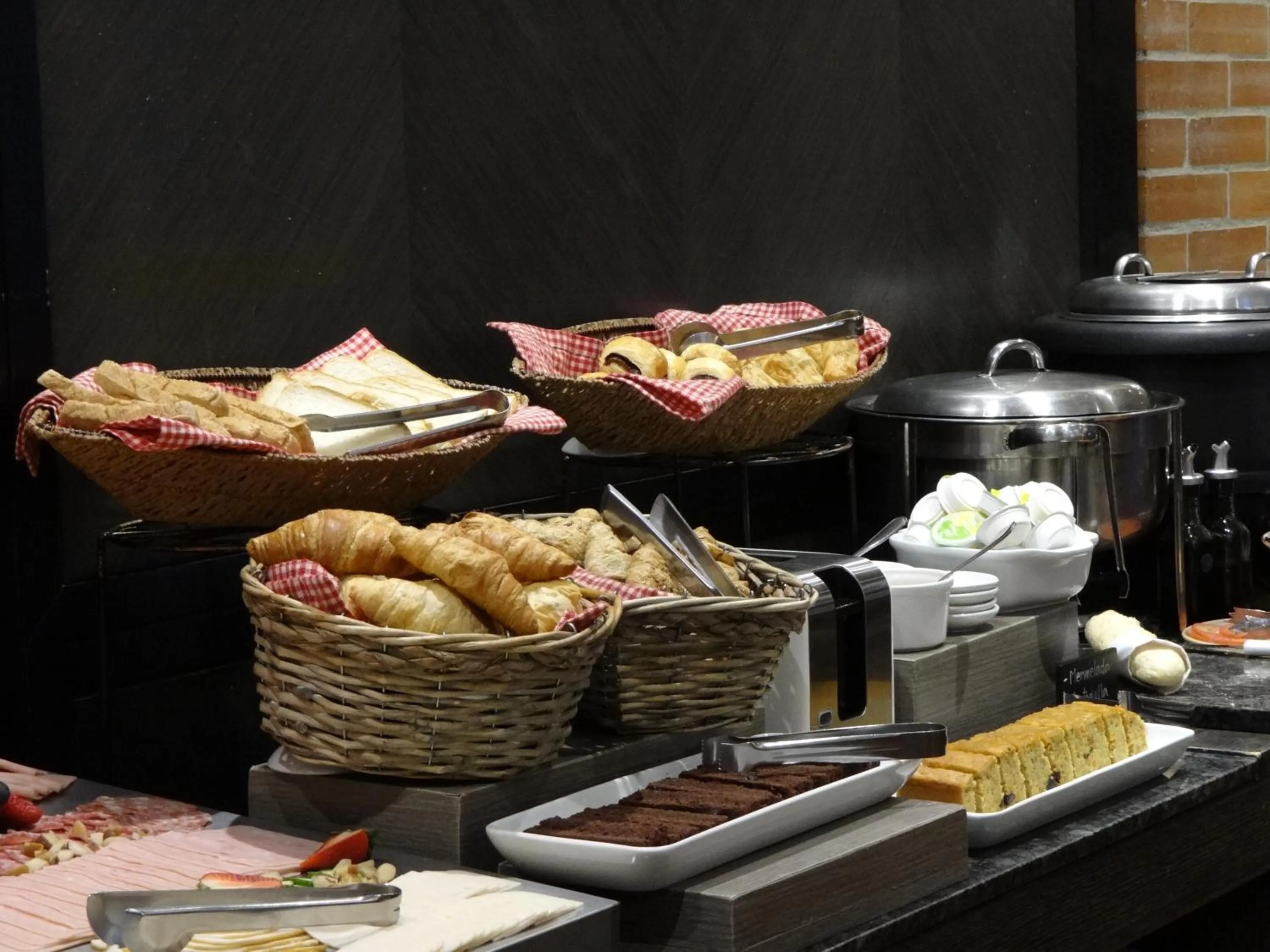 Breakfast in Cité Hotel
