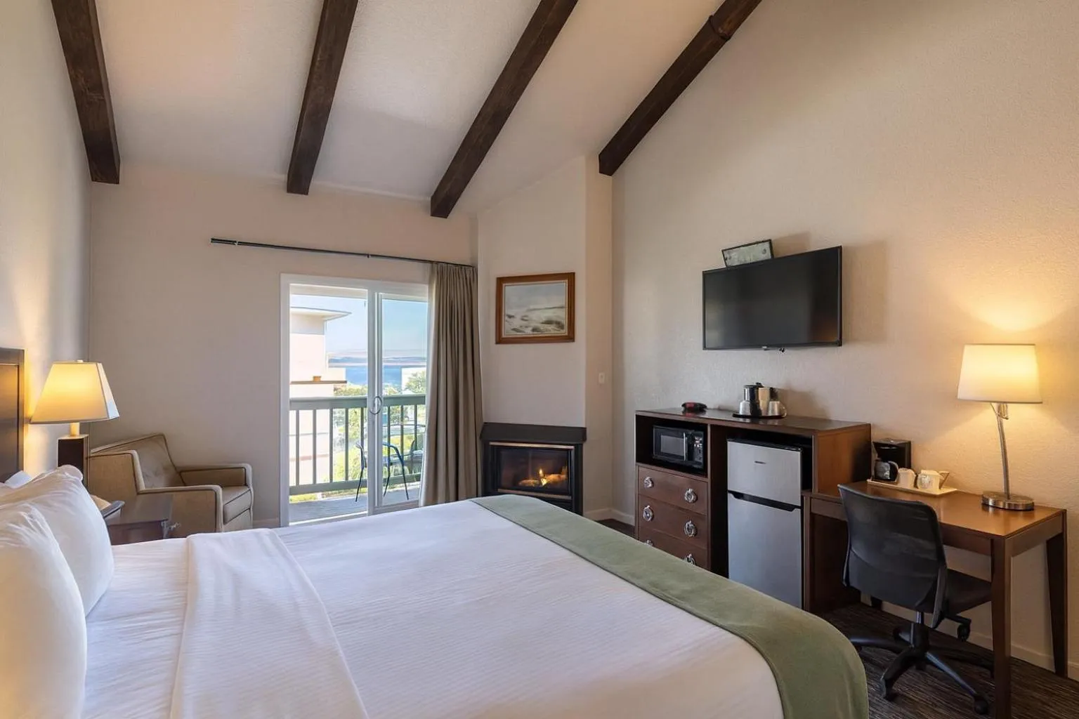 Bedroom, Bed in Cannery Row Inn