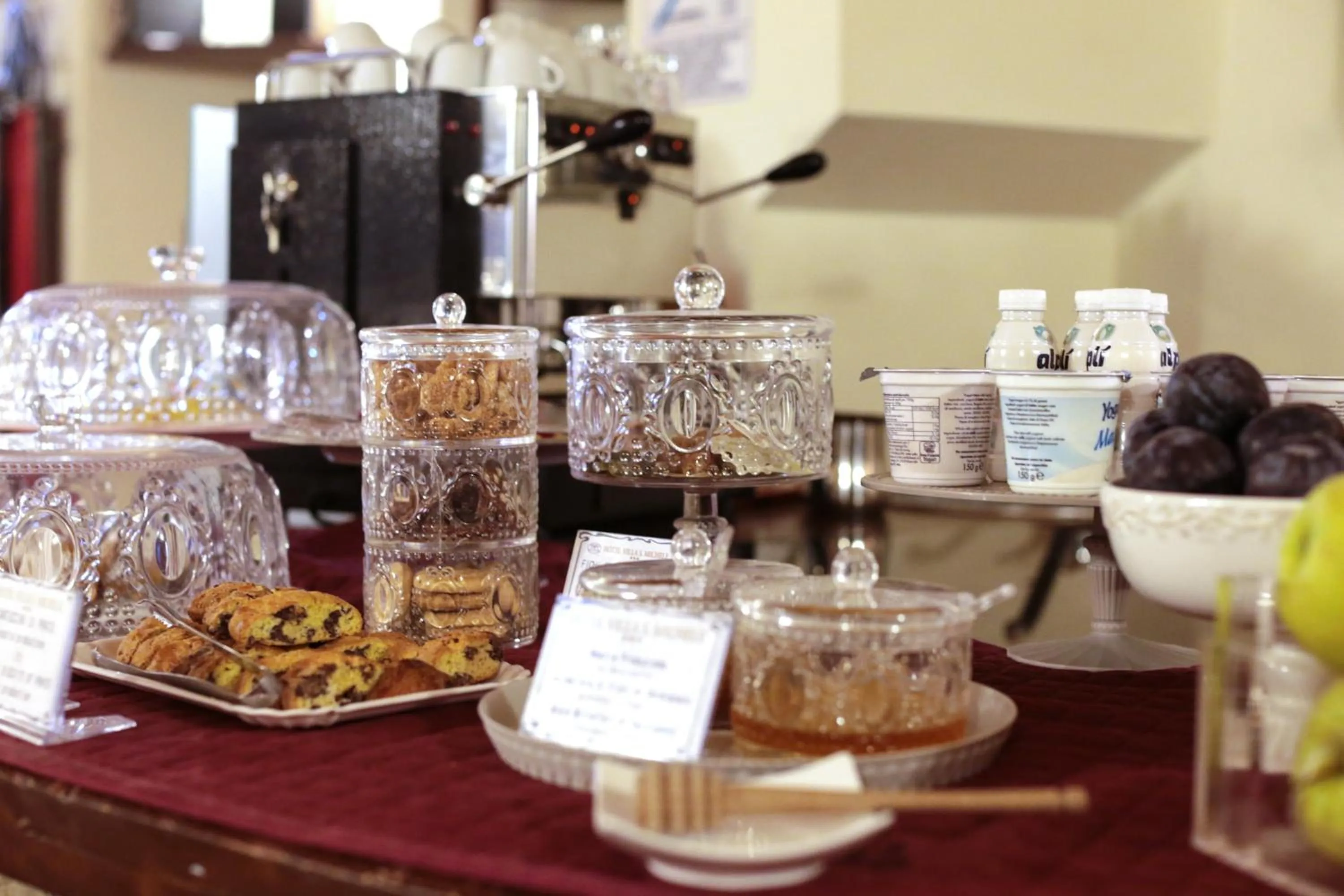 Breakfast in Hotel Villa San Michele