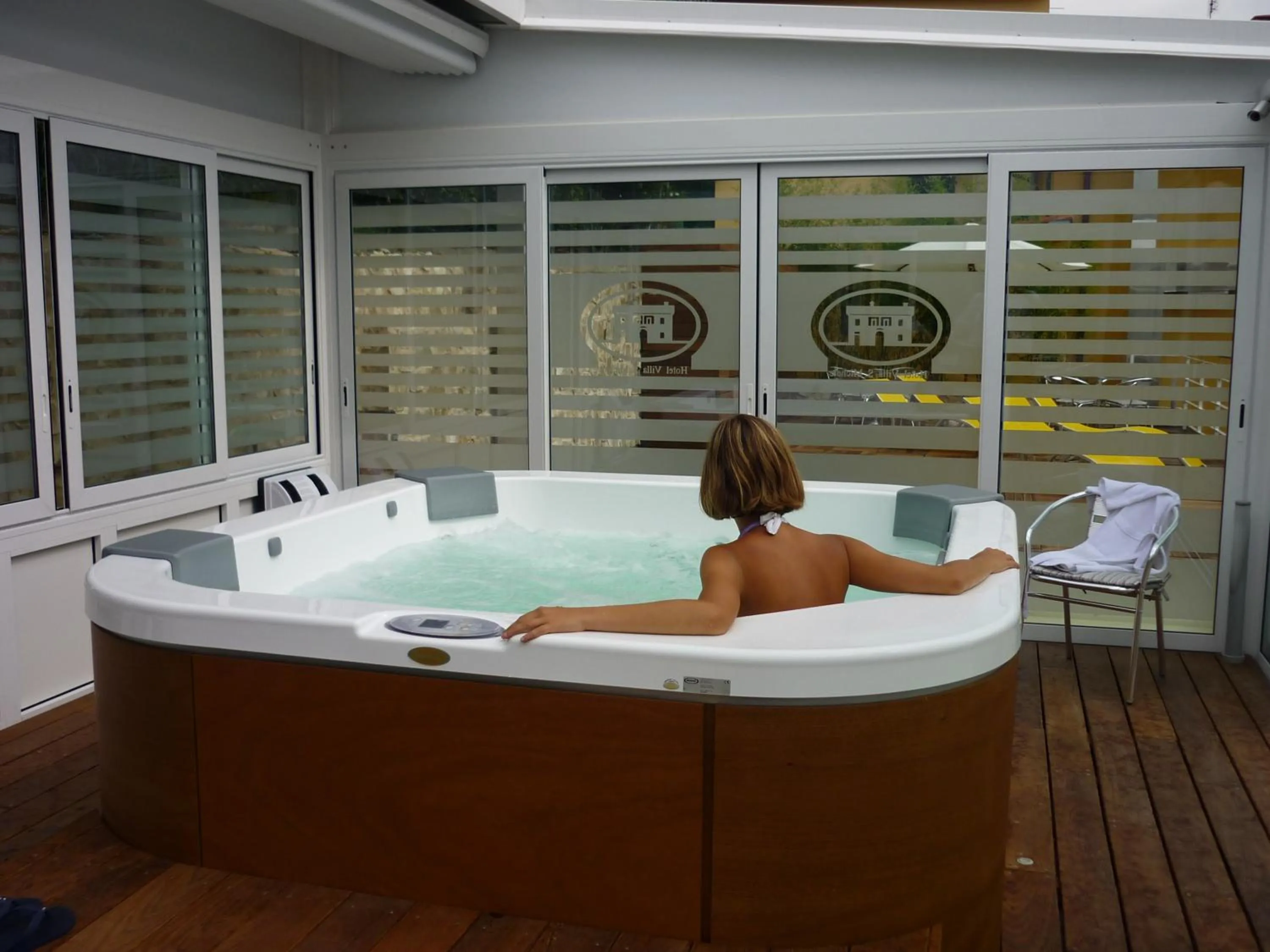 Hot Tub in Hotel Villa San Michele