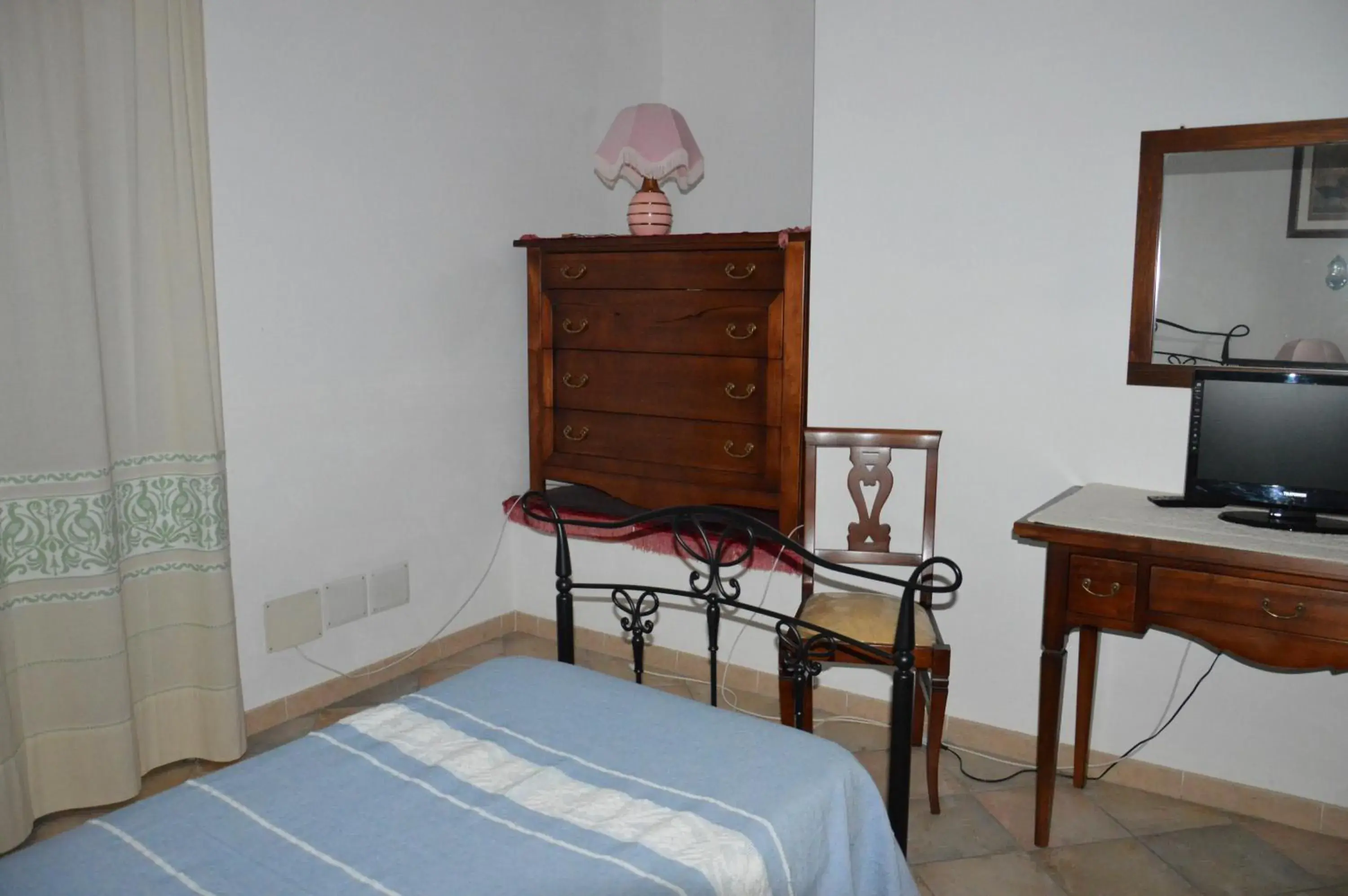 Communicating Rooms - single occupancy in Sa Domo Tua IUN E5942 Communicating Rooms - single occupancy in Sa Domo Tua IUN E5942