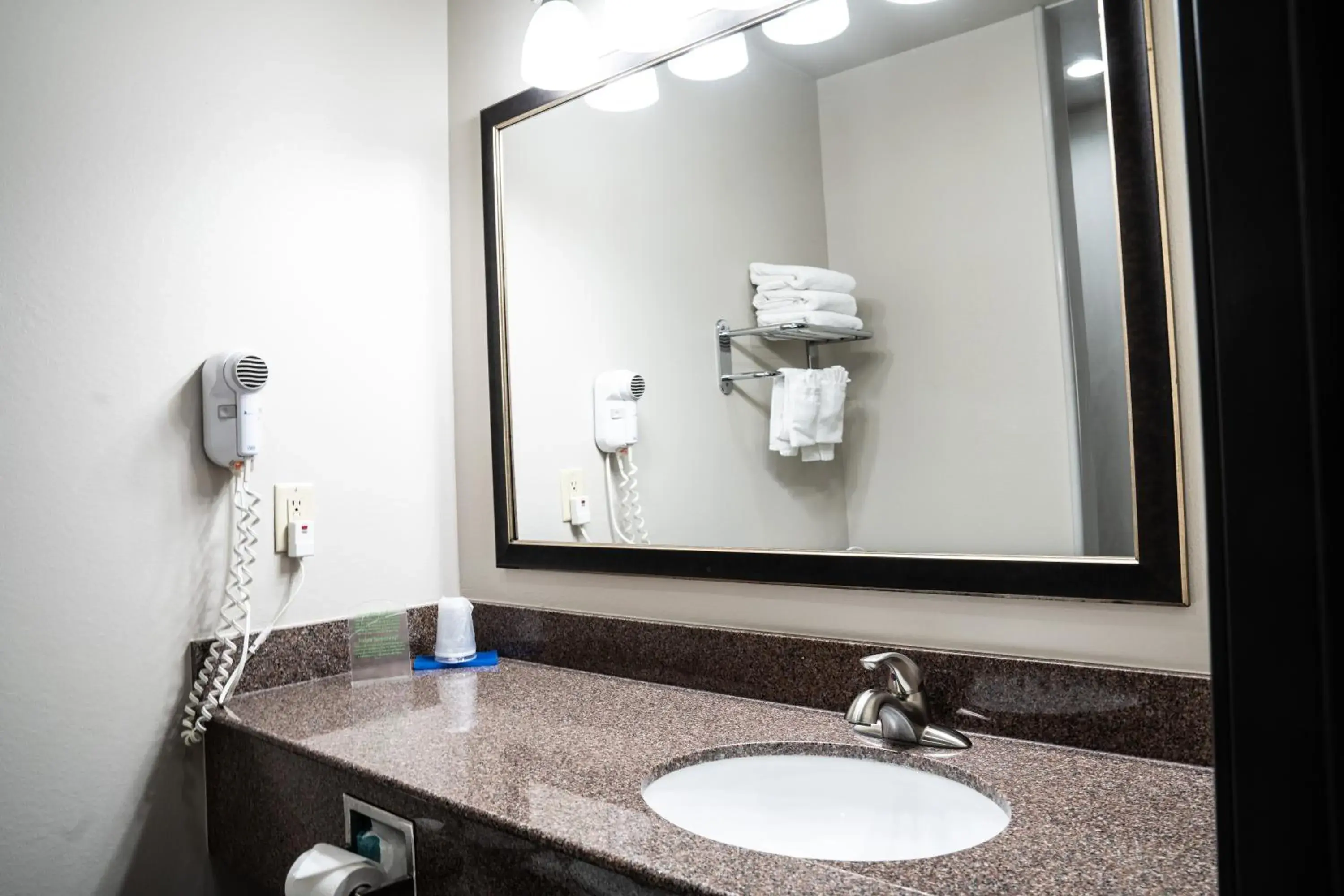 King Suite - Non-Smoking in Lucille's Hotel, Restaurant, & Bar King Suite - Non-Smoking in Lucille's Hotel, Restaurant, & Bar