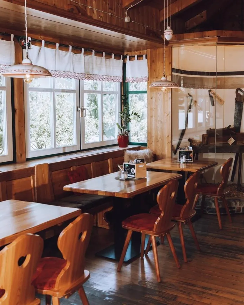 Restaurant/places to eat in Hotel Mölltalerhof