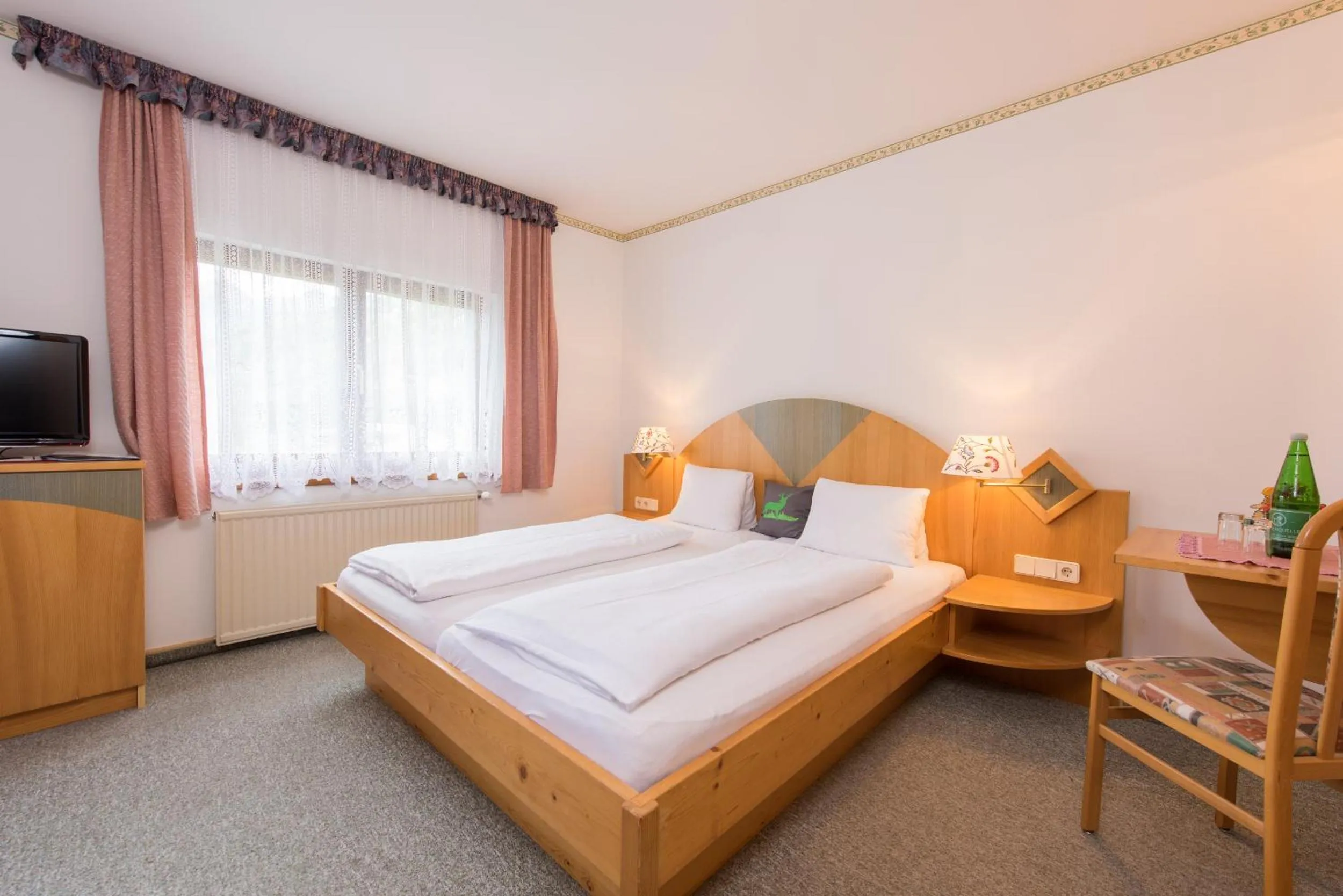 Bedroom, Bed in Hotel Mölltalerhof