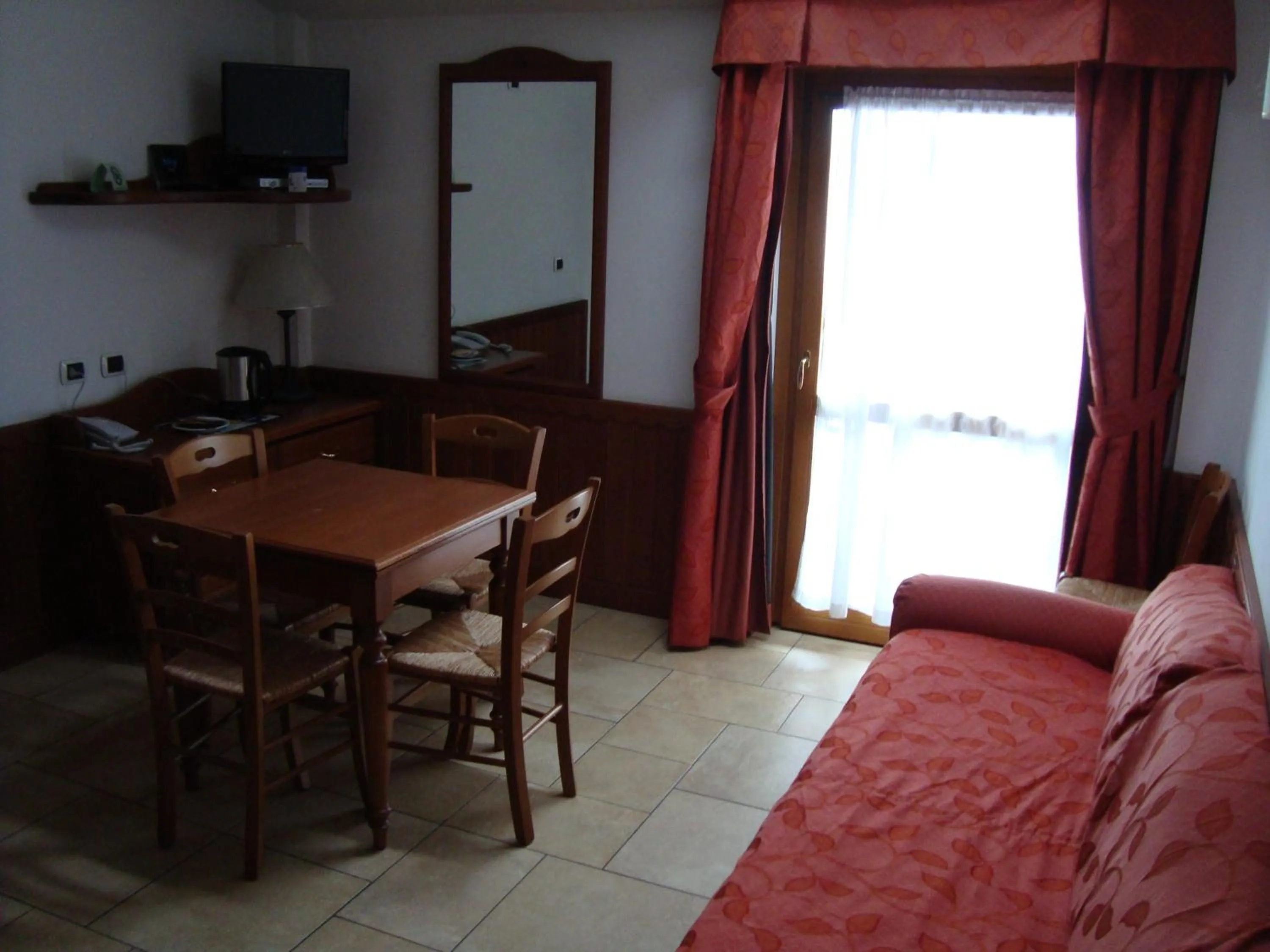 Living room, Bed in Residence Le Grand Chalet