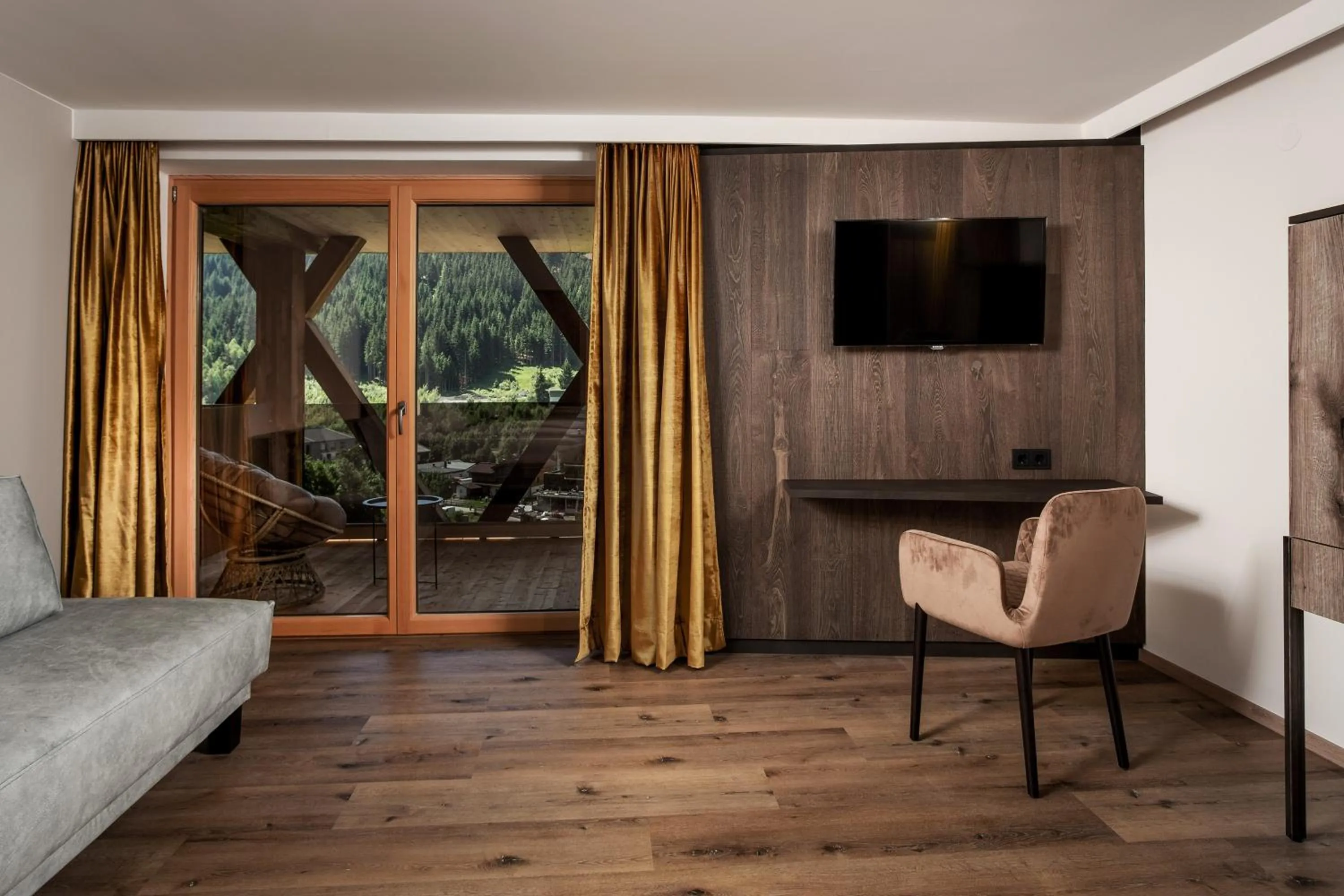 TV and multimedia, Bed in Hotel Das Kohlmais - direkt an der Kohlmaisbahn