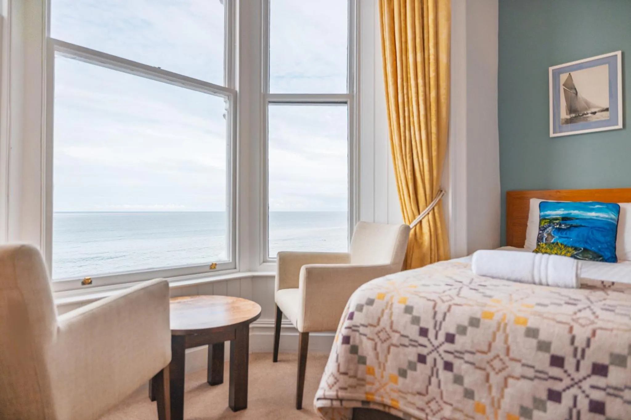 Bedroom, Bed in The Glengower