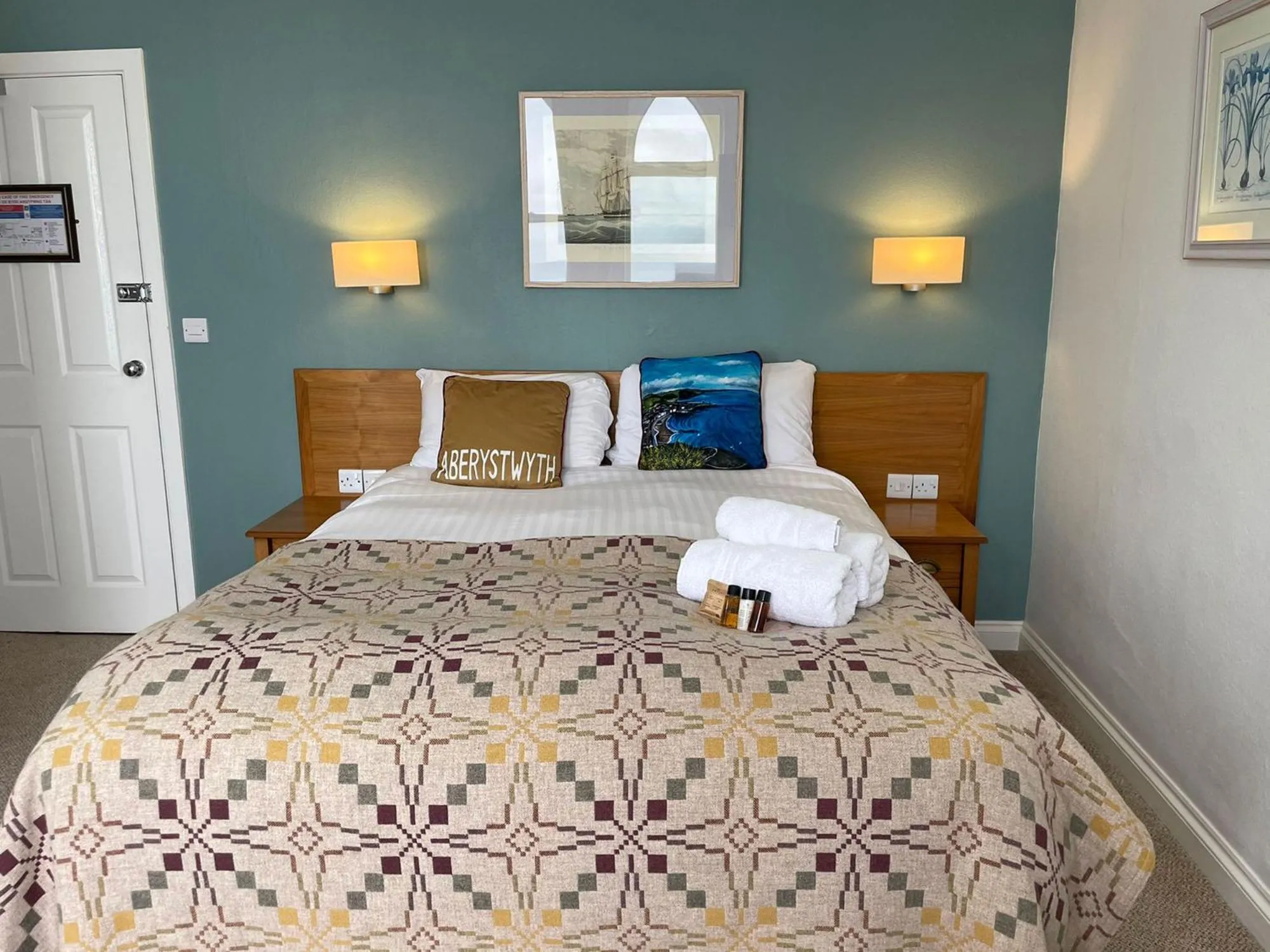 Bedroom, Bed in The Glengower