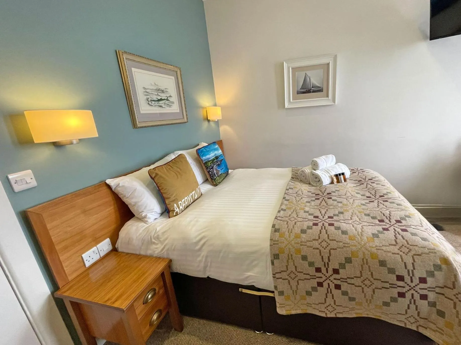 Bedroom, Bed in The Glengower