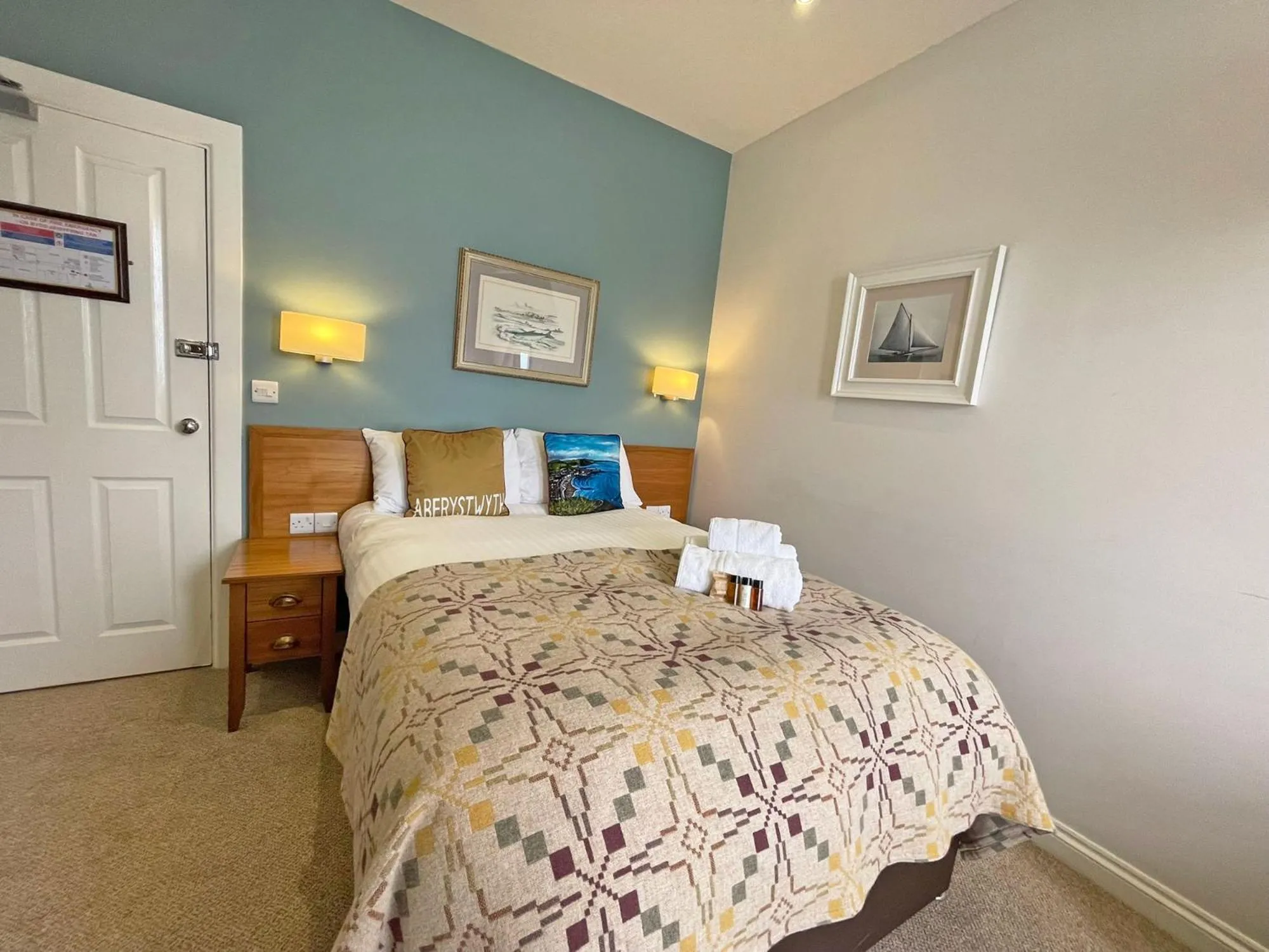 Bedroom, Bed in The Glengower