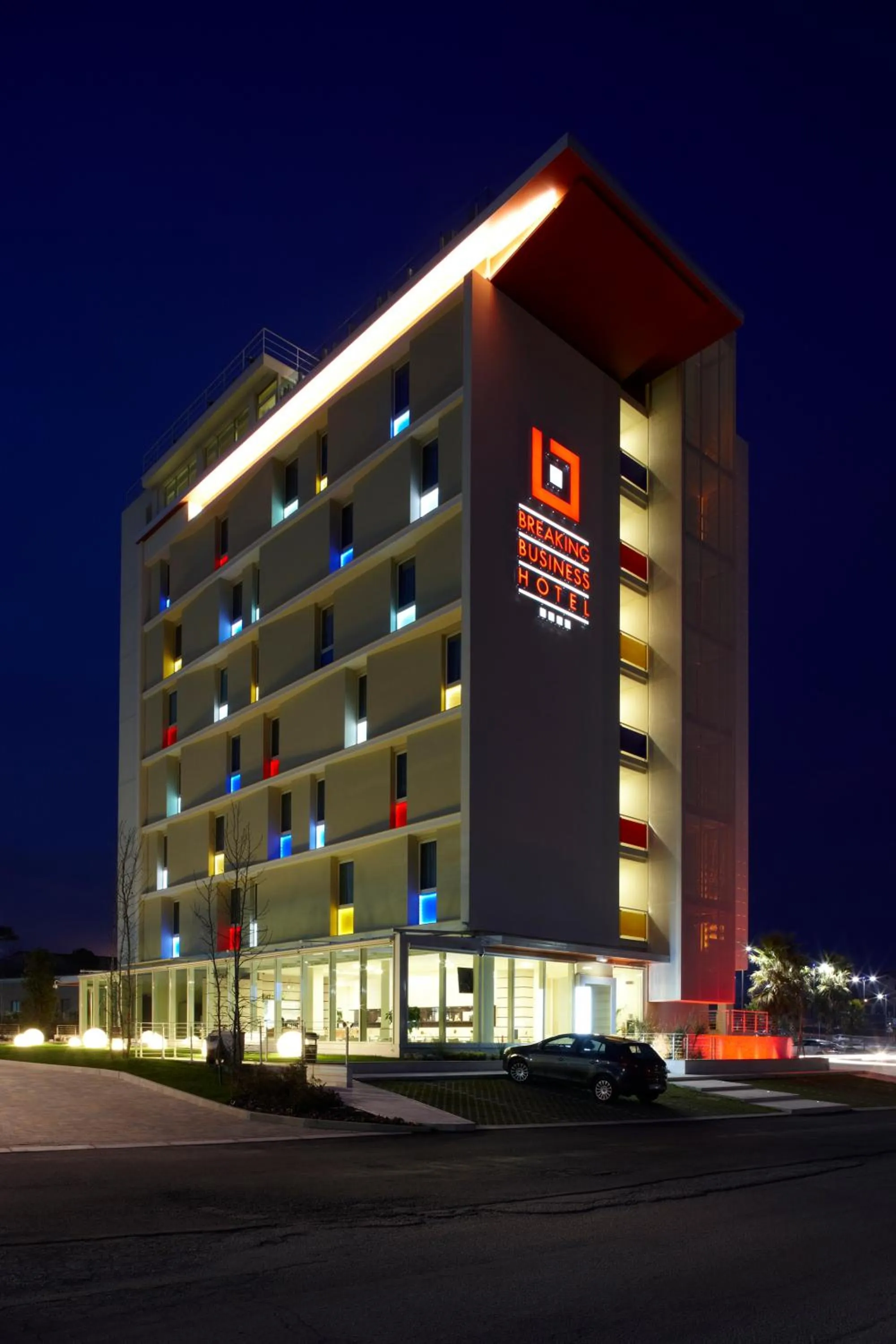 Facade/entrance in Breaking Business Hotel