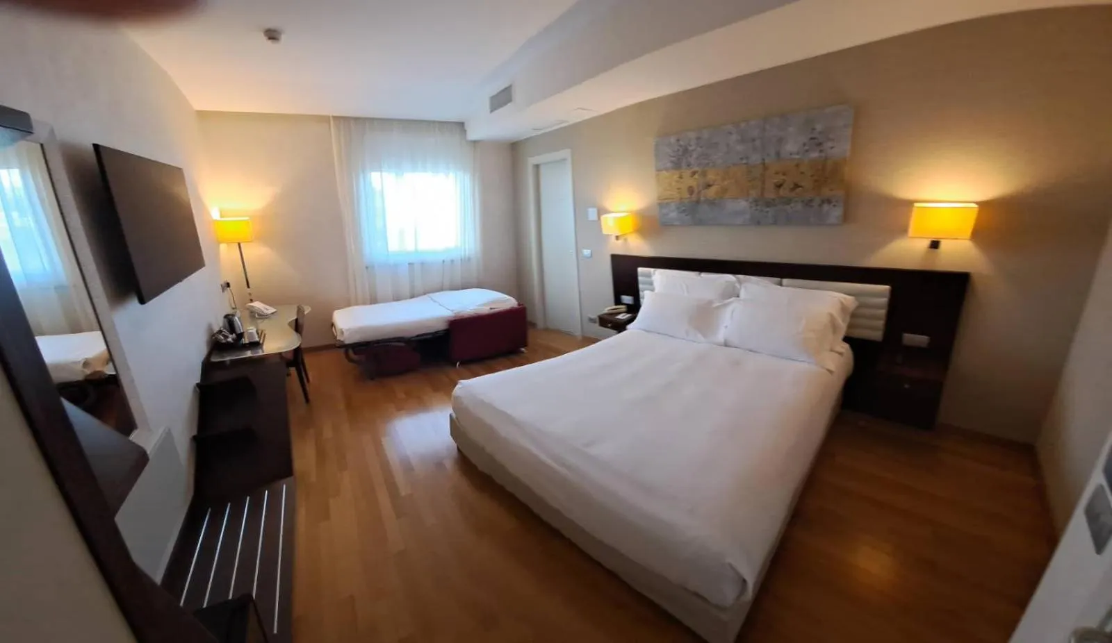 Bedroom, Bed in Breaking Business Hotel