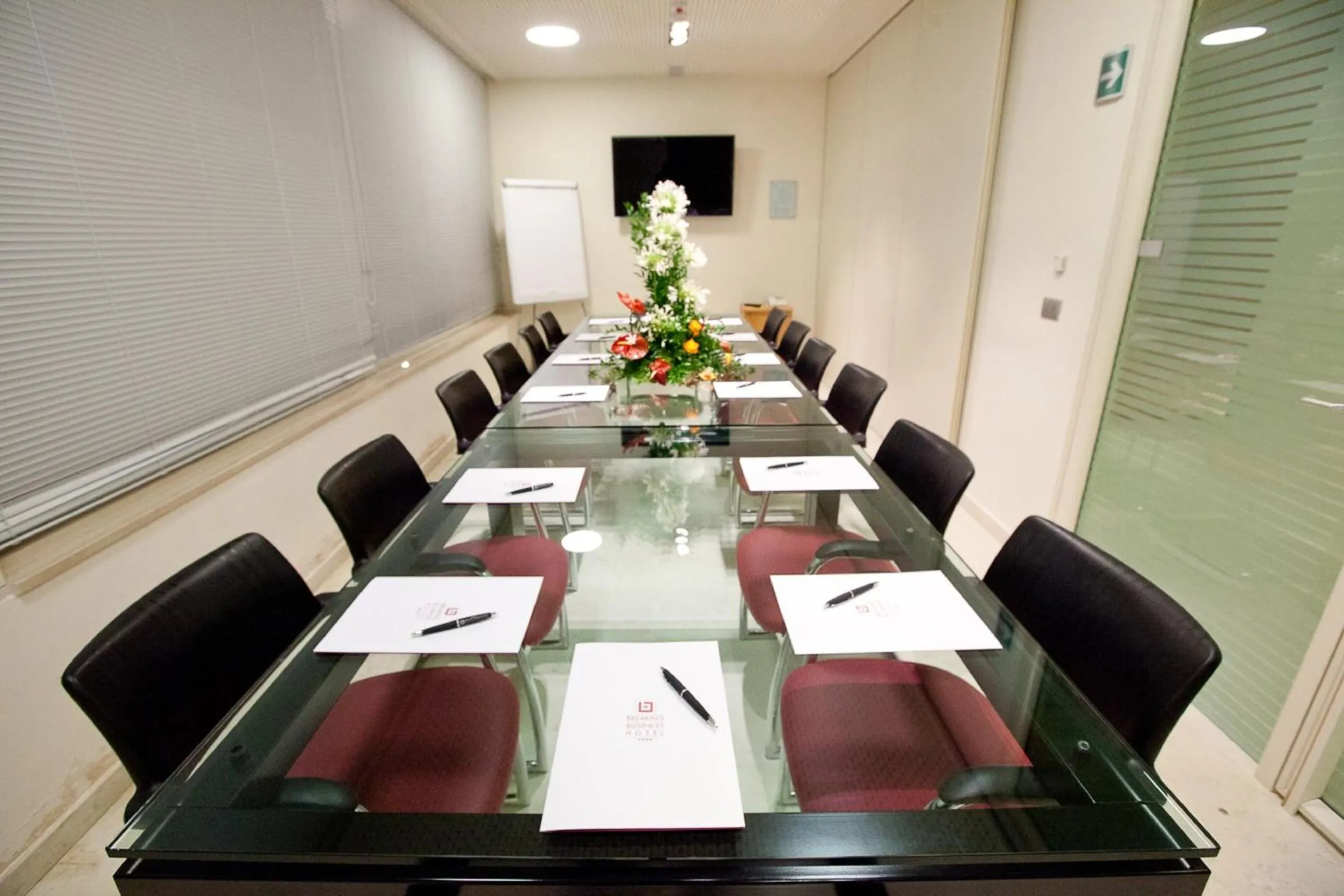 Business facilities in Breaking Business Hotel