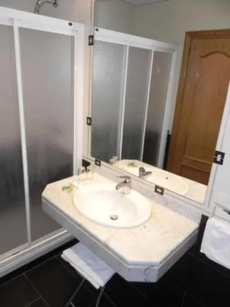 Bathroom in Hostal Ivor