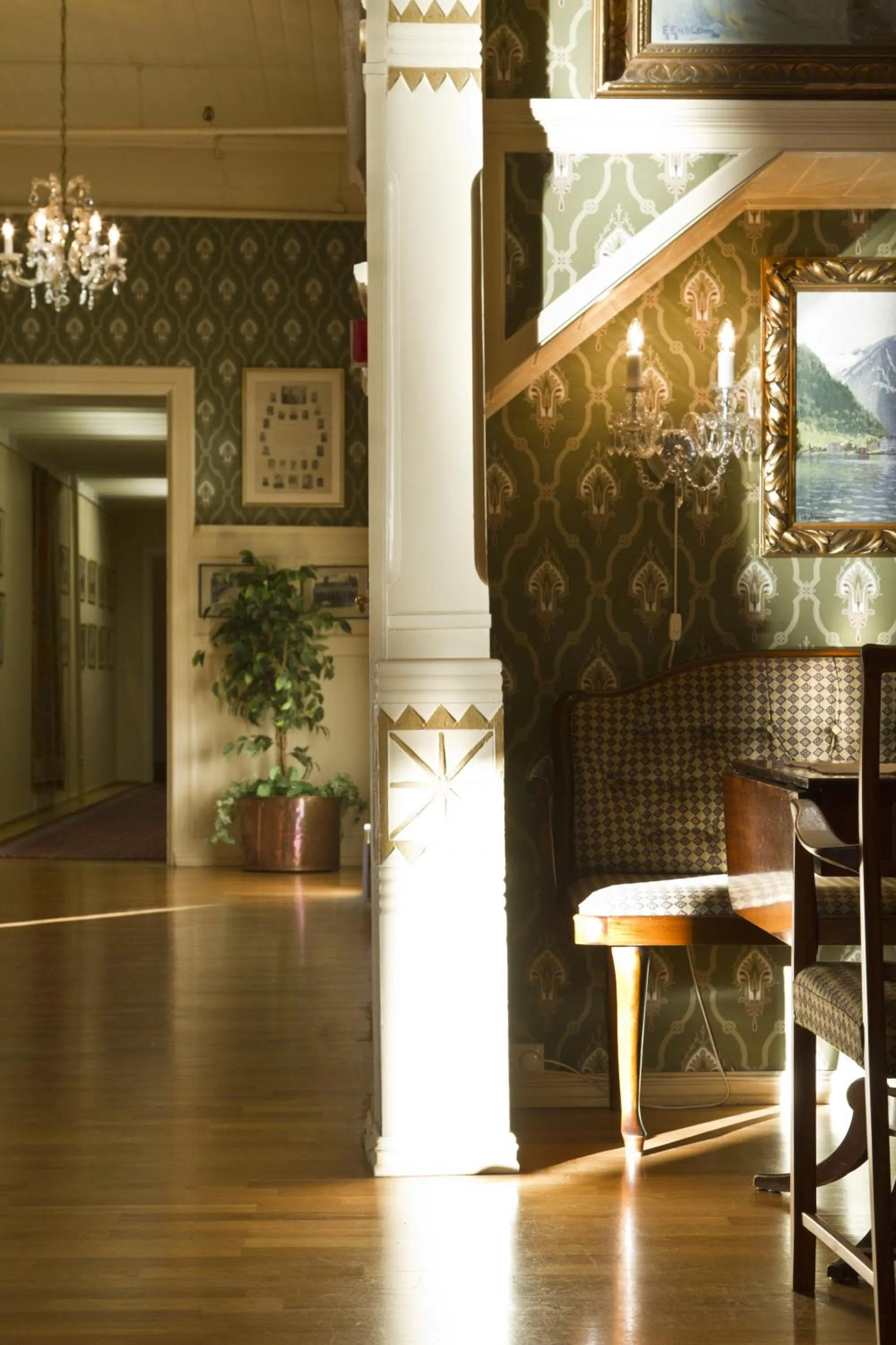 Lounge or bar in Kviknes Hotel