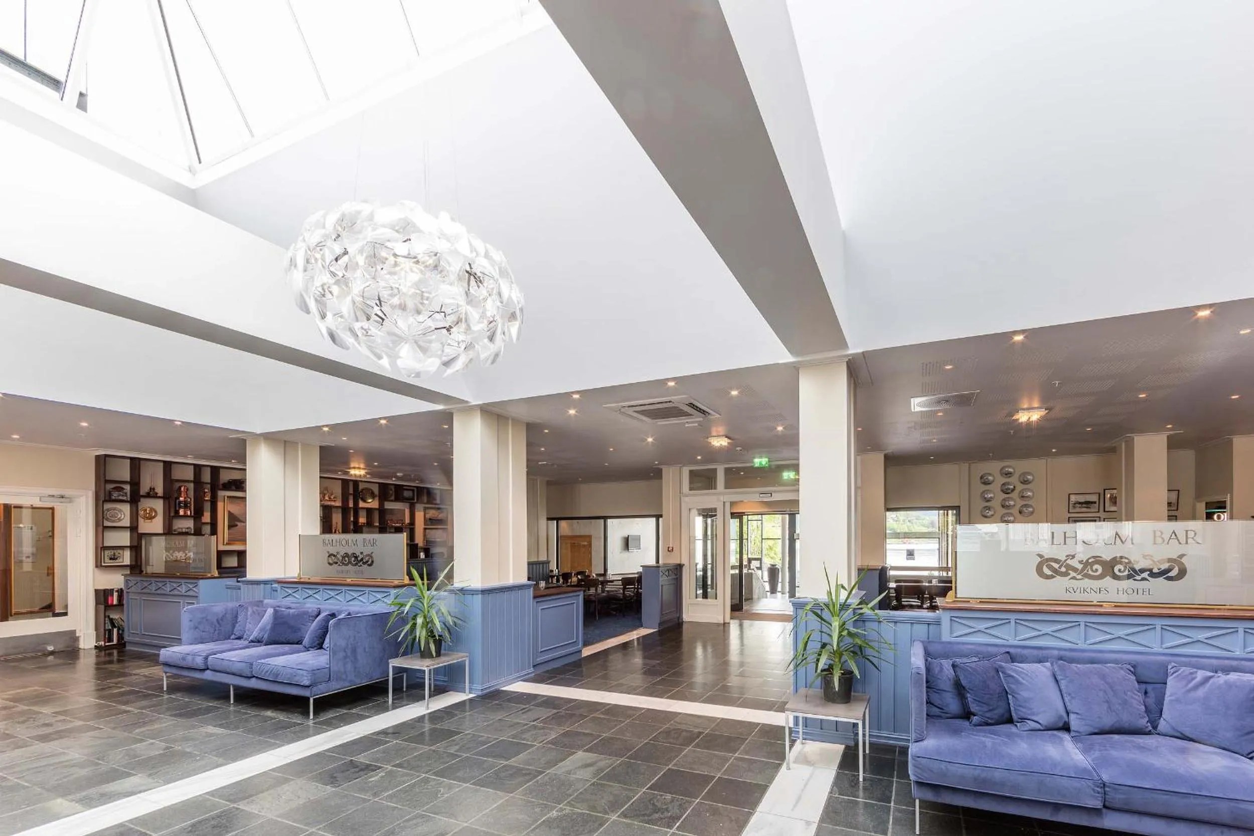 Lobby or reception in Kviknes Hotel