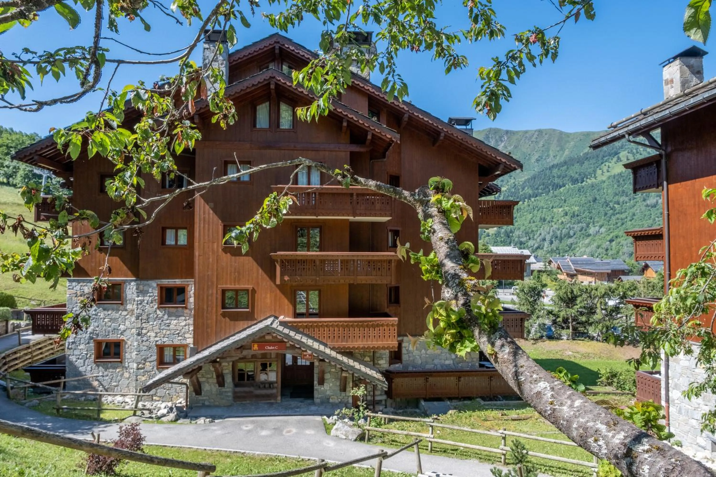 Property building in Résidence Pierre & Vacances Premium Les Fermes De Méribel