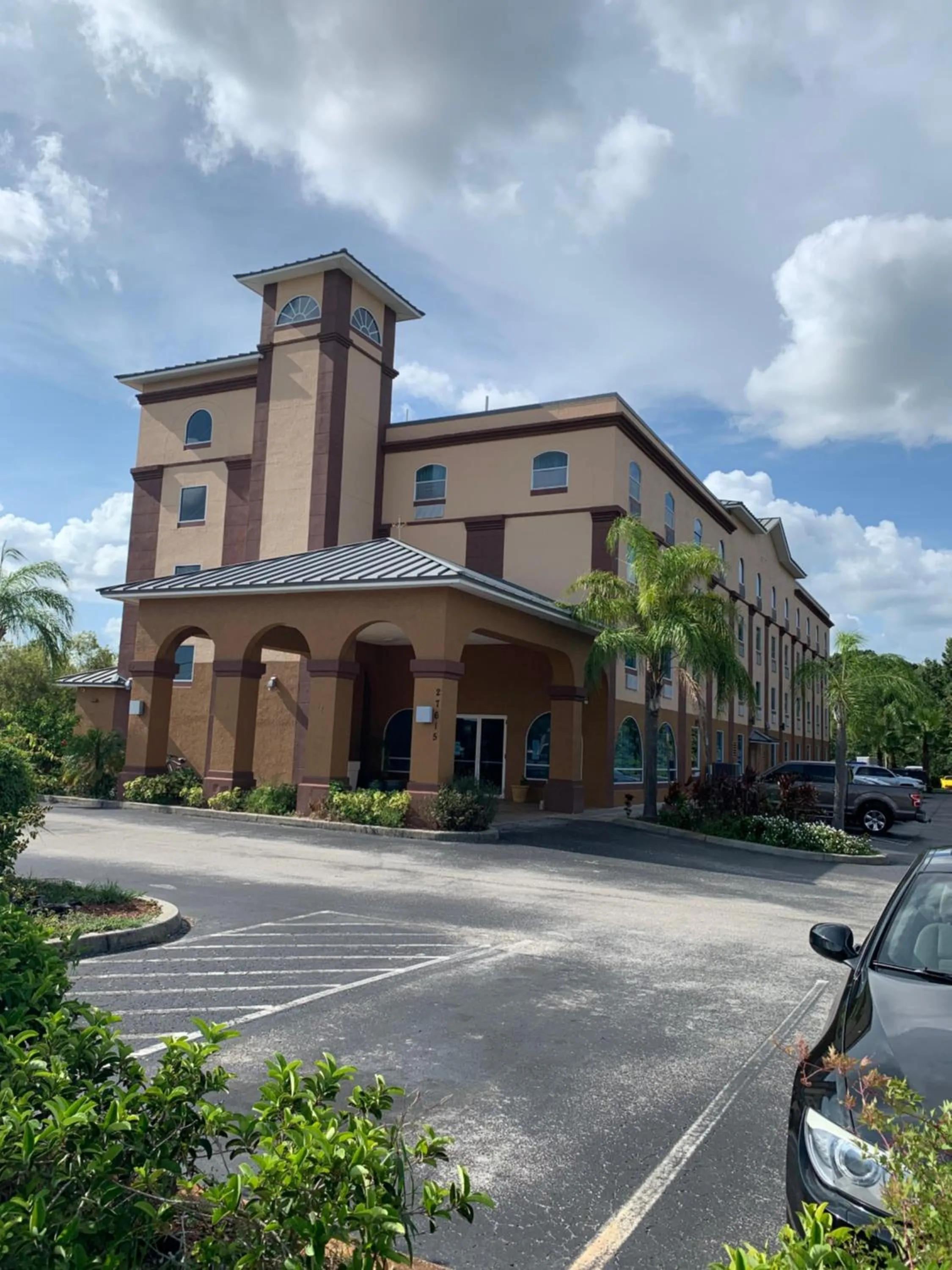 Property building in Econo Lodge Wesley Chapel I-75
