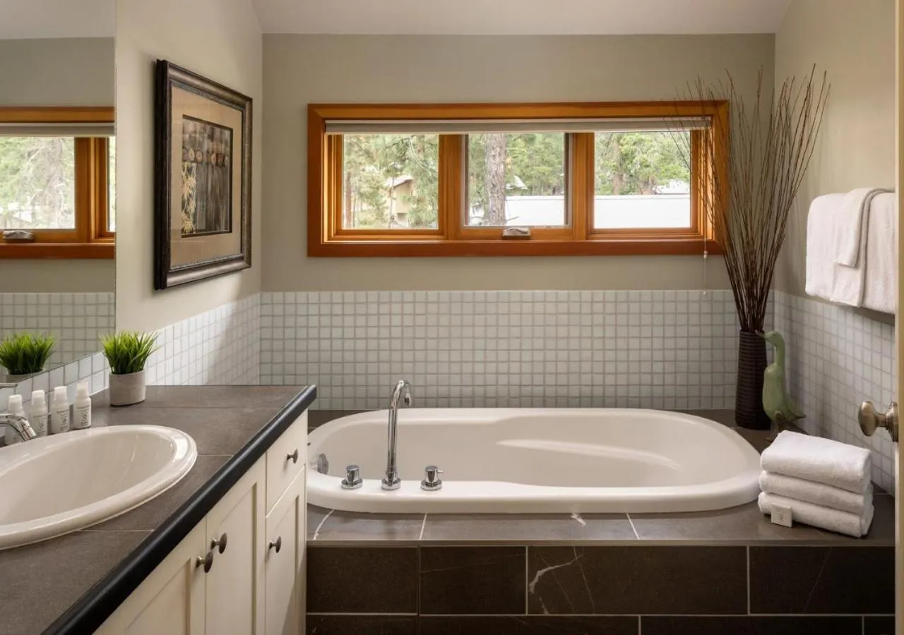Bathroom in Outback Lakeside Vacation Homes
