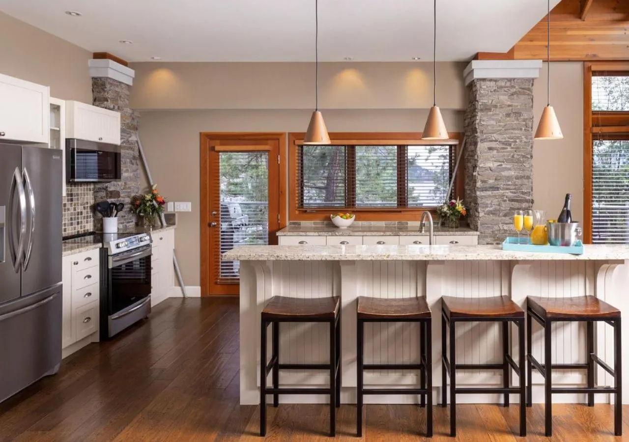 Kitchen or kitchenette in Outback Lakeside Vacation Homes