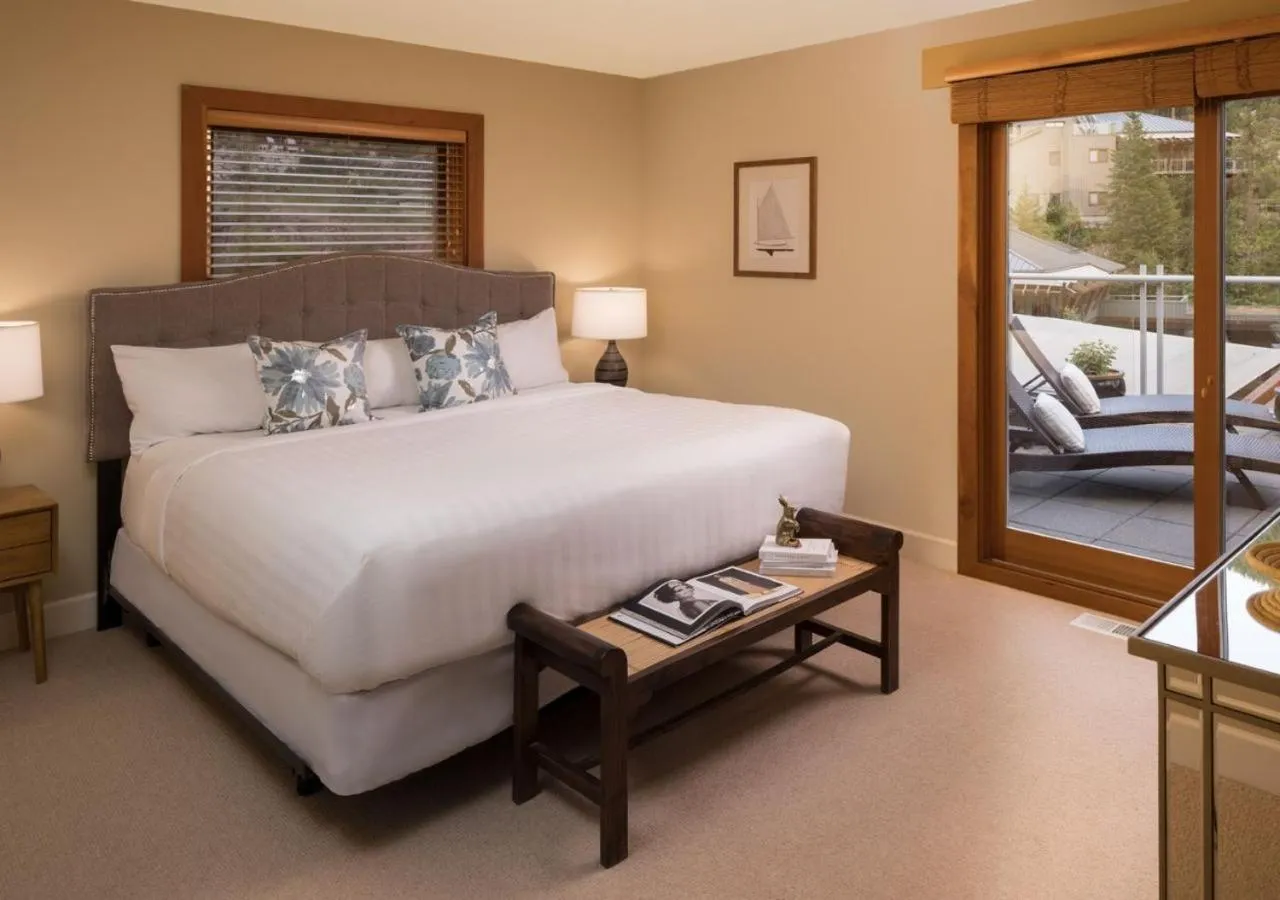 Bed in Outback Lakeside Vacation Homes