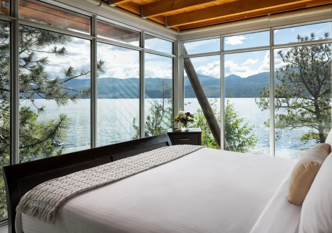 Bed in Outback Lakeside Vacation Homes