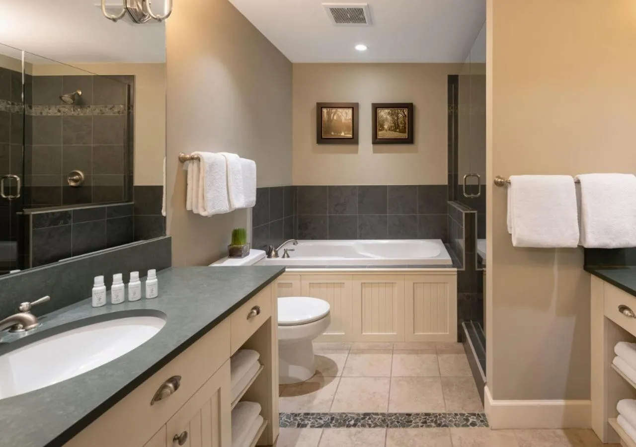 Shower in Outback Lakeside Vacation Homes