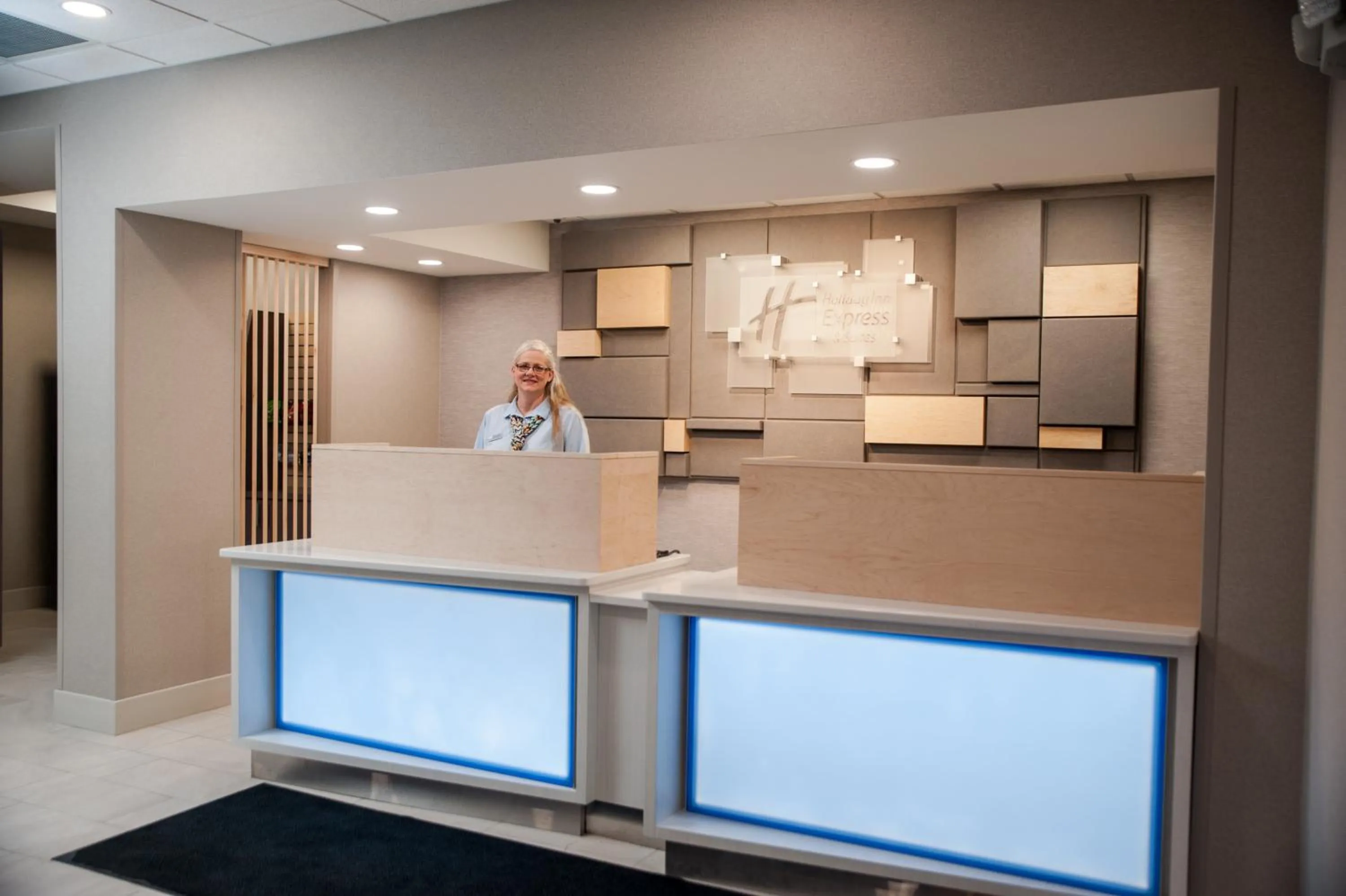 Holiday Inn Express Hotel & Suites Norfolk by IHG