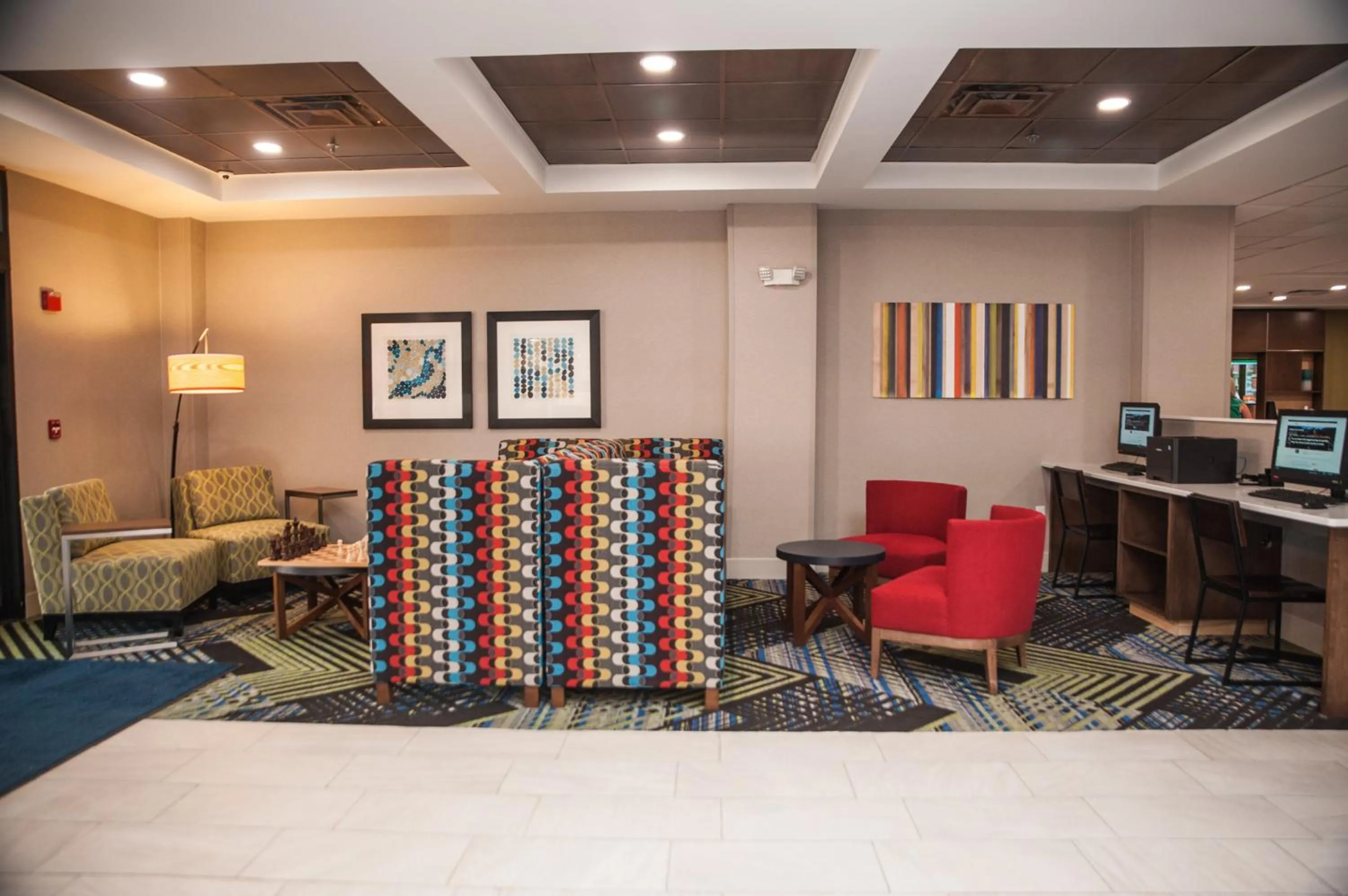 Holiday Inn Express Hotel & Suites Norfolk by IHG