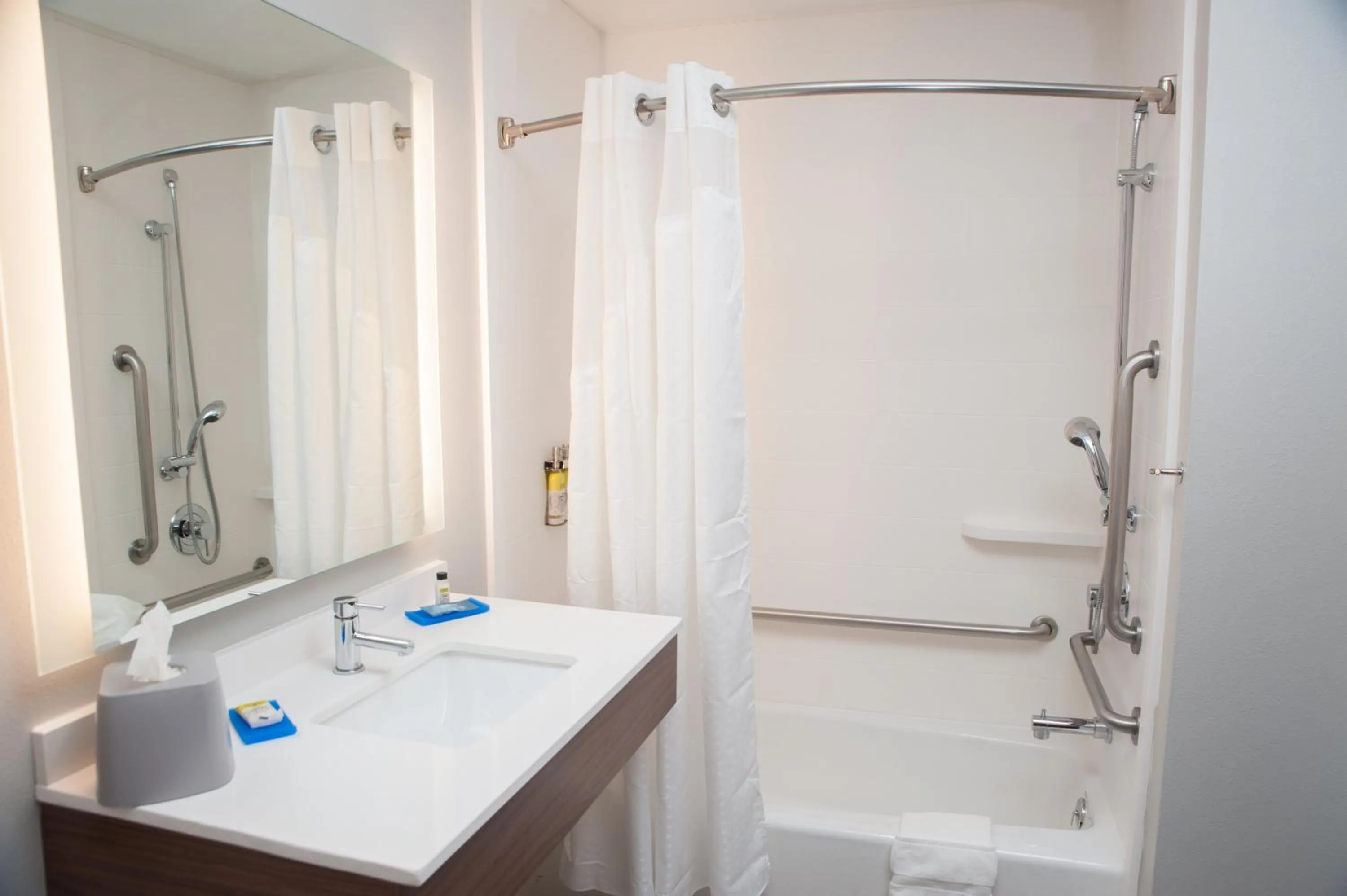 Holiday Inn Express Hotel & Suites Norfolk by IHG