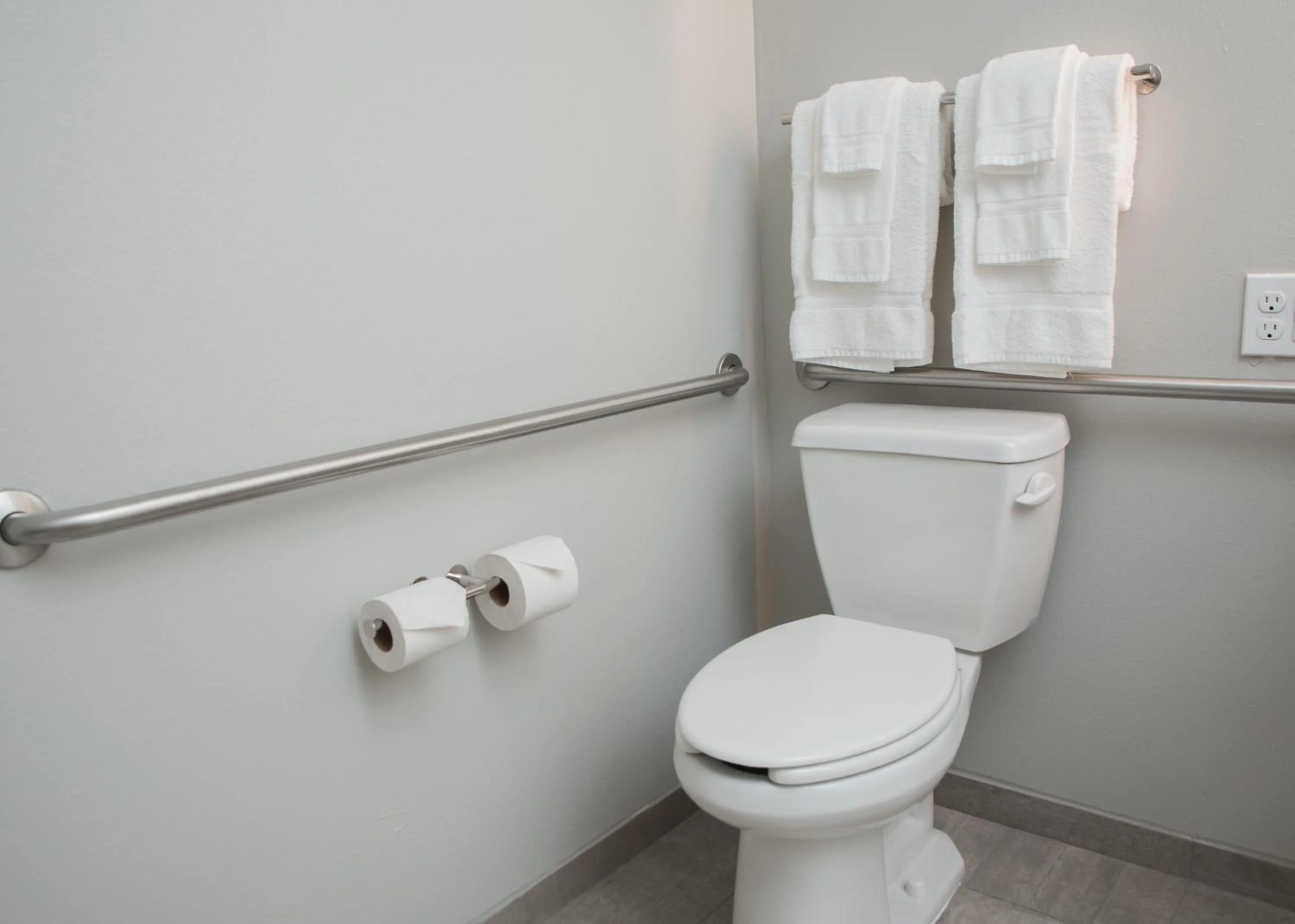 Holiday Inn Express Hotel & Suites Norfolk by IHG