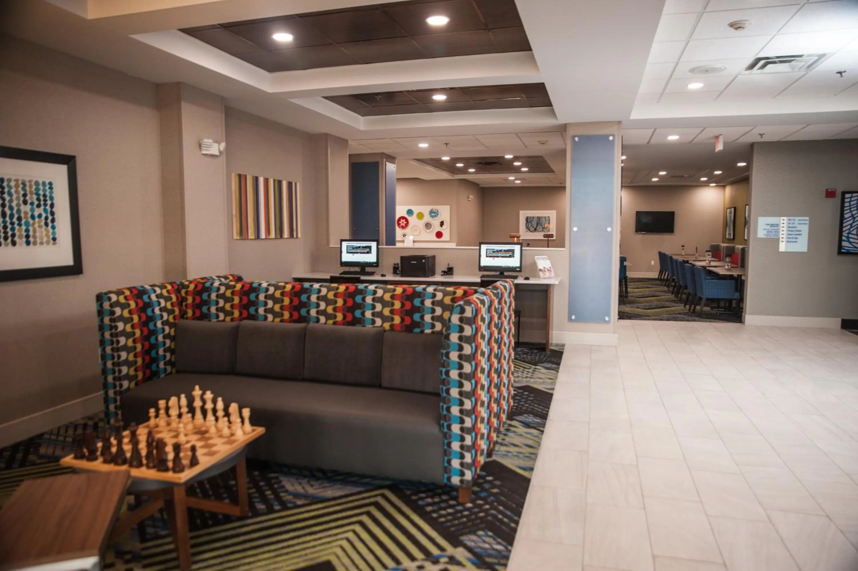 Holiday Inn Express Hotel & Suites Norfolk by IHG