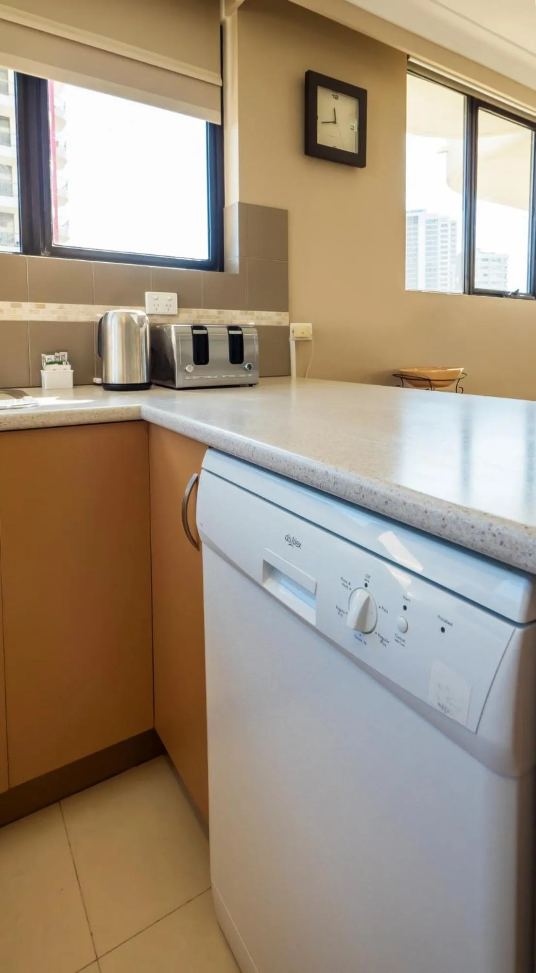 Kitchen or kitchenette in Aristocrat Apartments