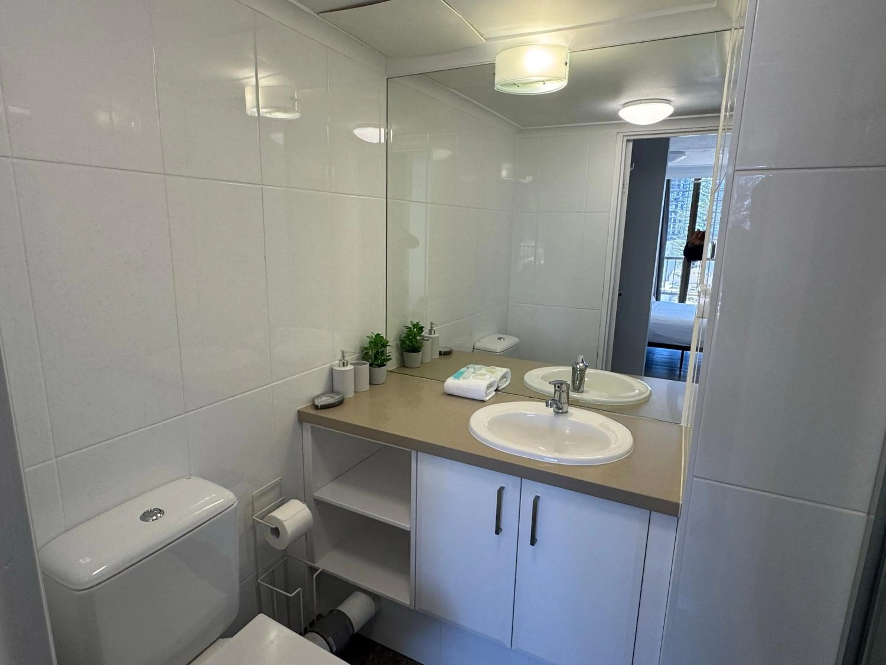 Aristocrat Apartments