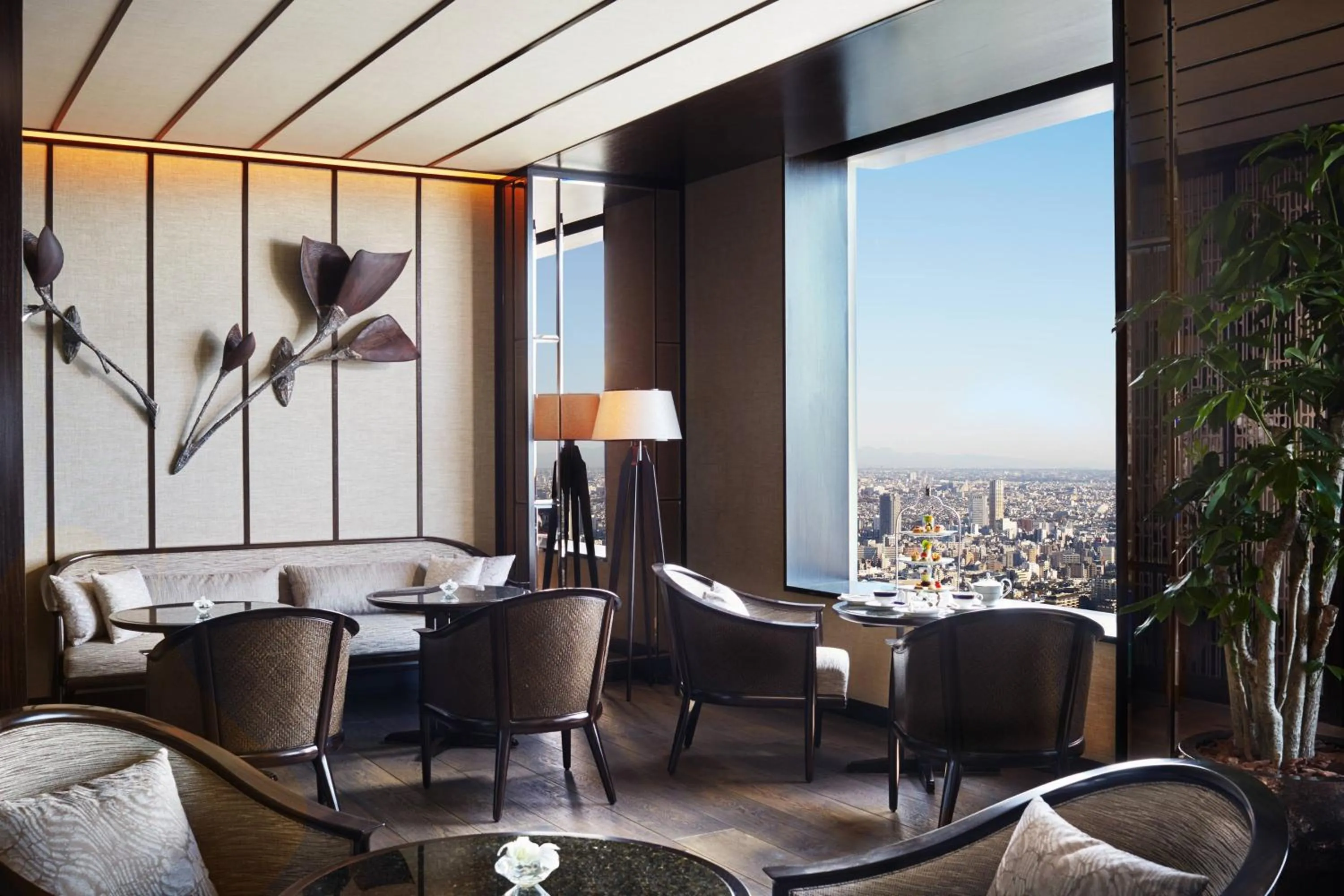Lounge or bar in The Ritz-Carlton, Tokyo