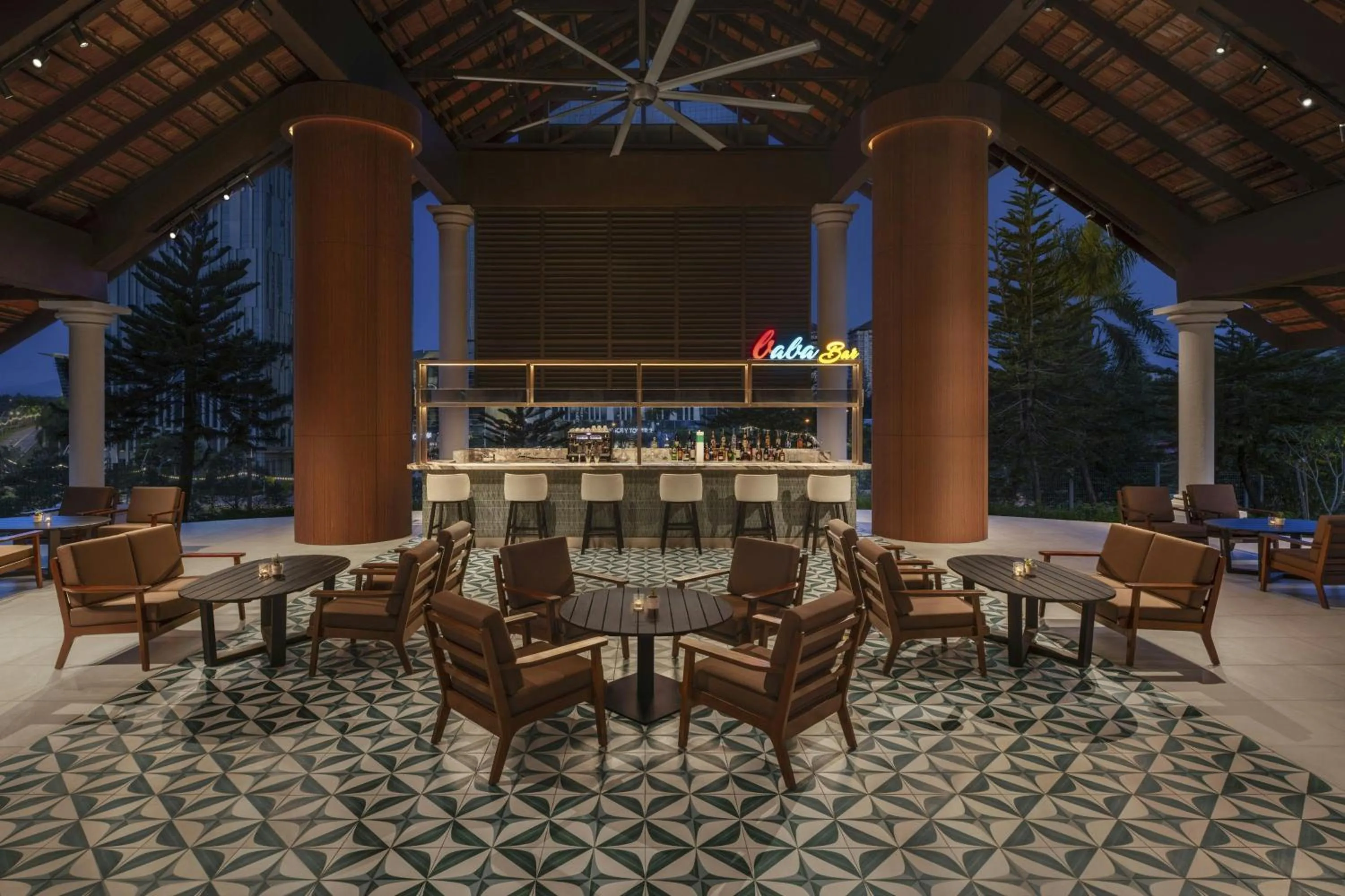 Lounge or bar in Palm Garden Hotel, Putrajaya, a Tribute Portfolio Hotel