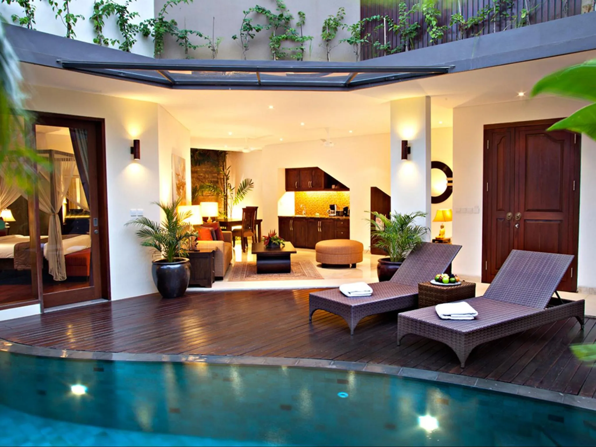 Swimming pool in Kanishka Villas