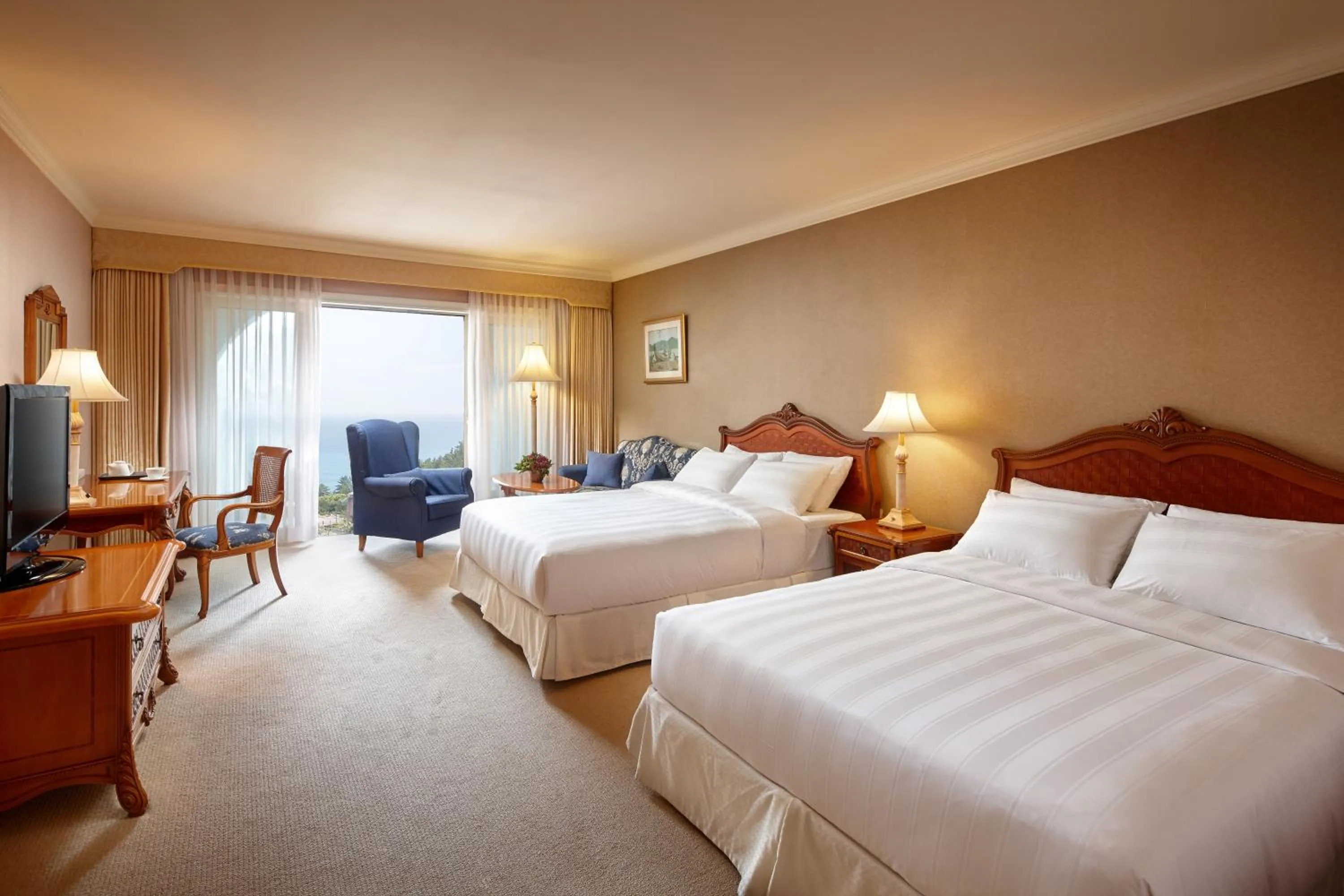 Bed in Lotte Hotel Jeju