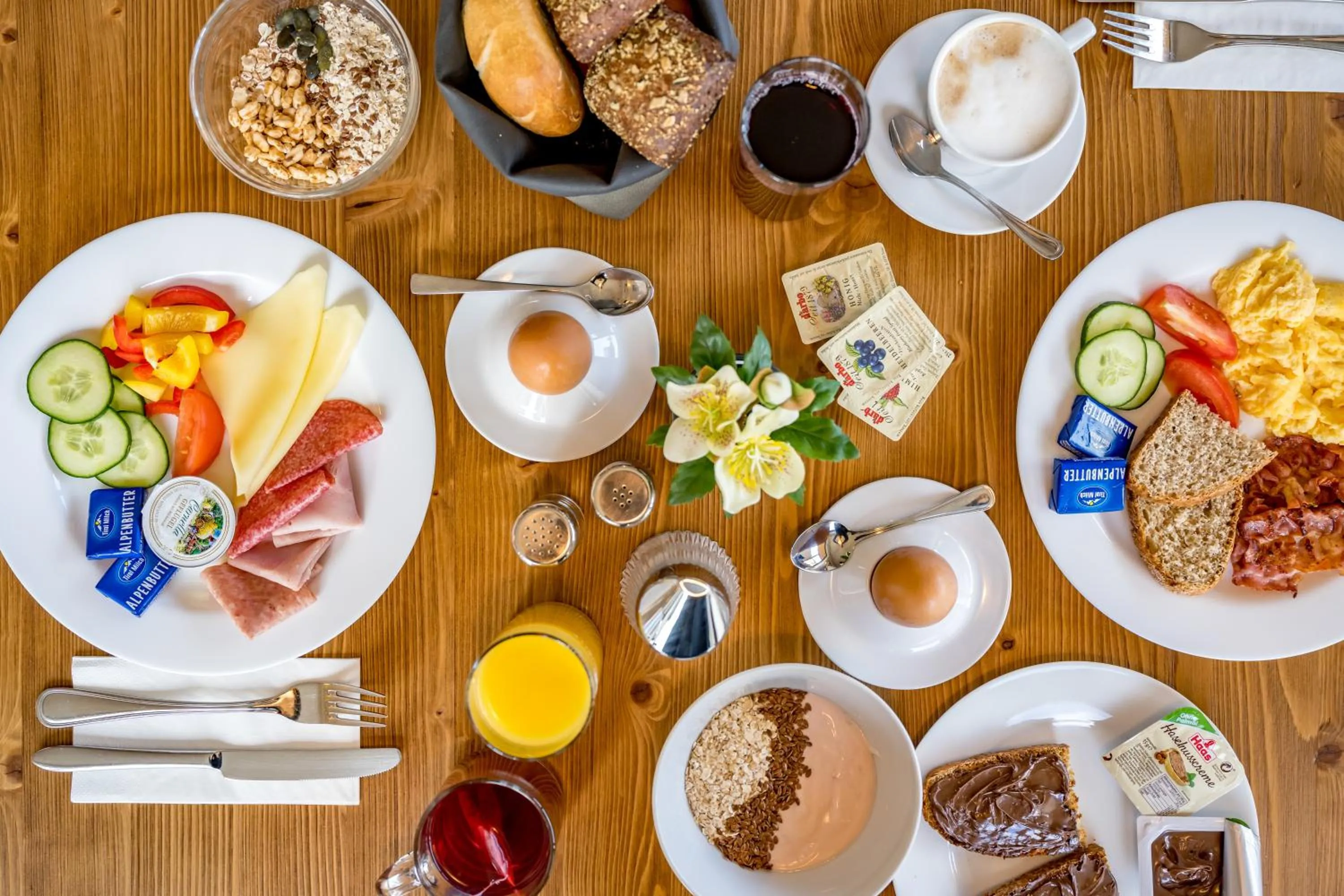 Breakfast in Apartment Torri di Seefeld